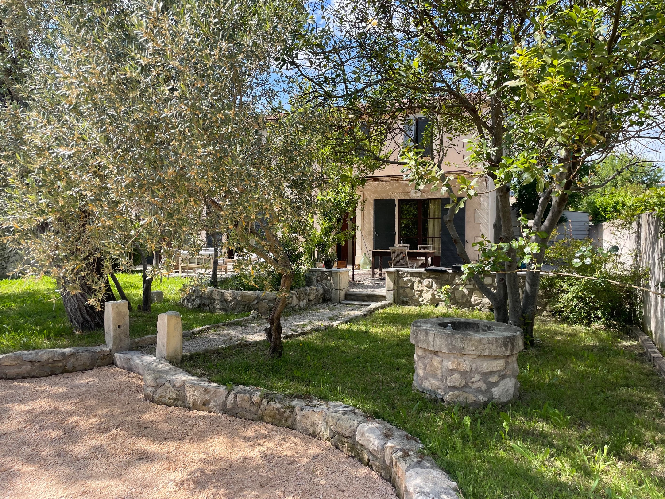  Charming house with garden in the heart of Paradou, in the Alpilles - 物件實景