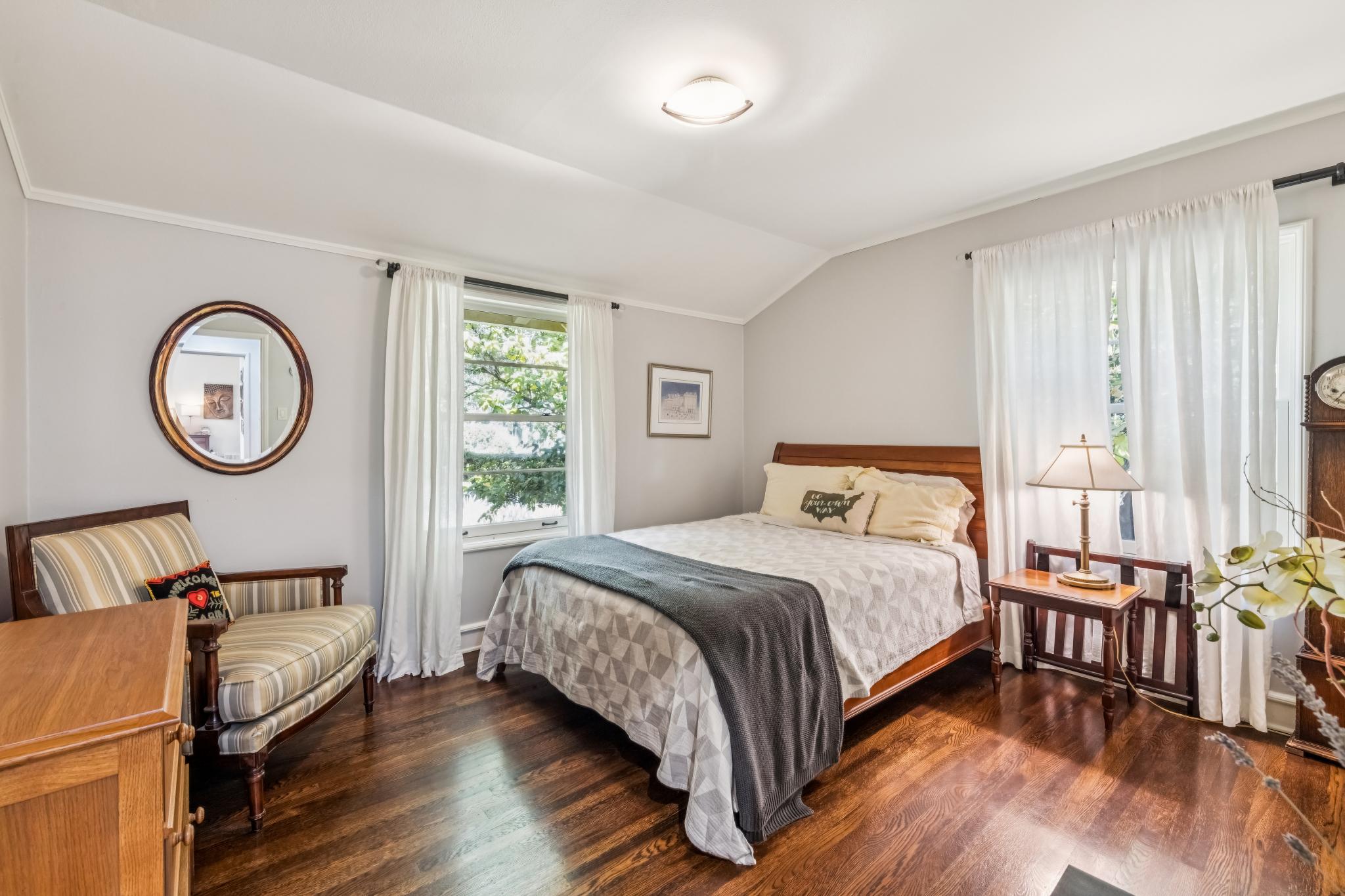  483 E. Napa St - 物件實景
