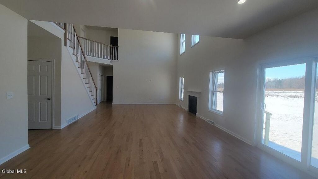 Mechanicville, New York, 12118, United States, 3 Bedrooms Bedrooms, ,3 BathroomsBathrooms,Residential,For Sale,1989514