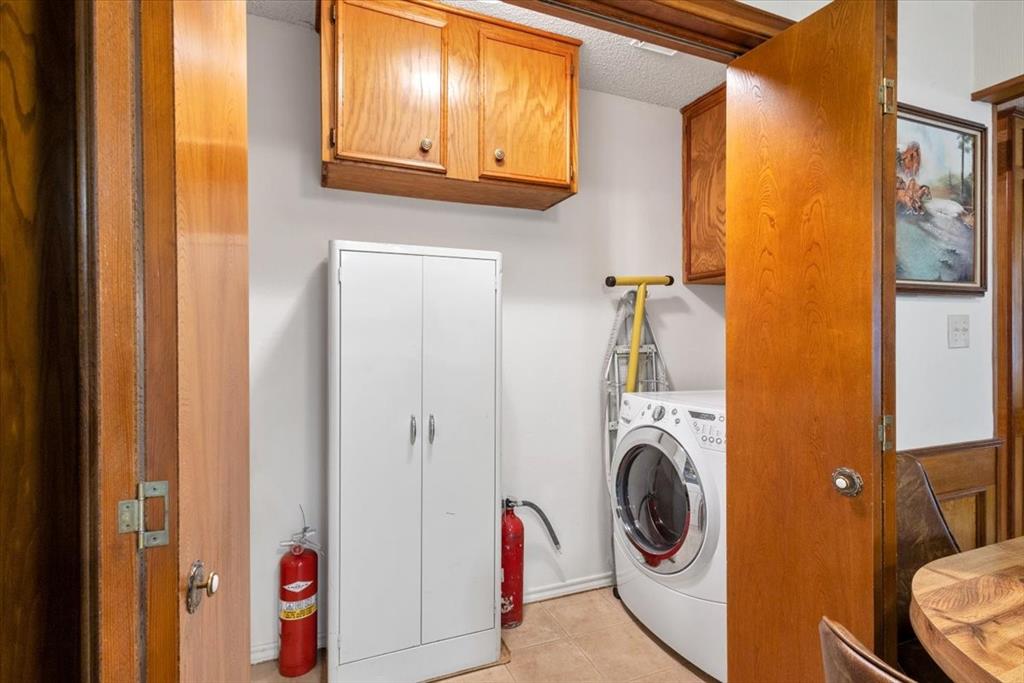 Kaufman, Texas, 75142, United States, 3 Bedrooms Bedrooms, ,2 BathroomsBathrooms,Residential,For Sale,1848066