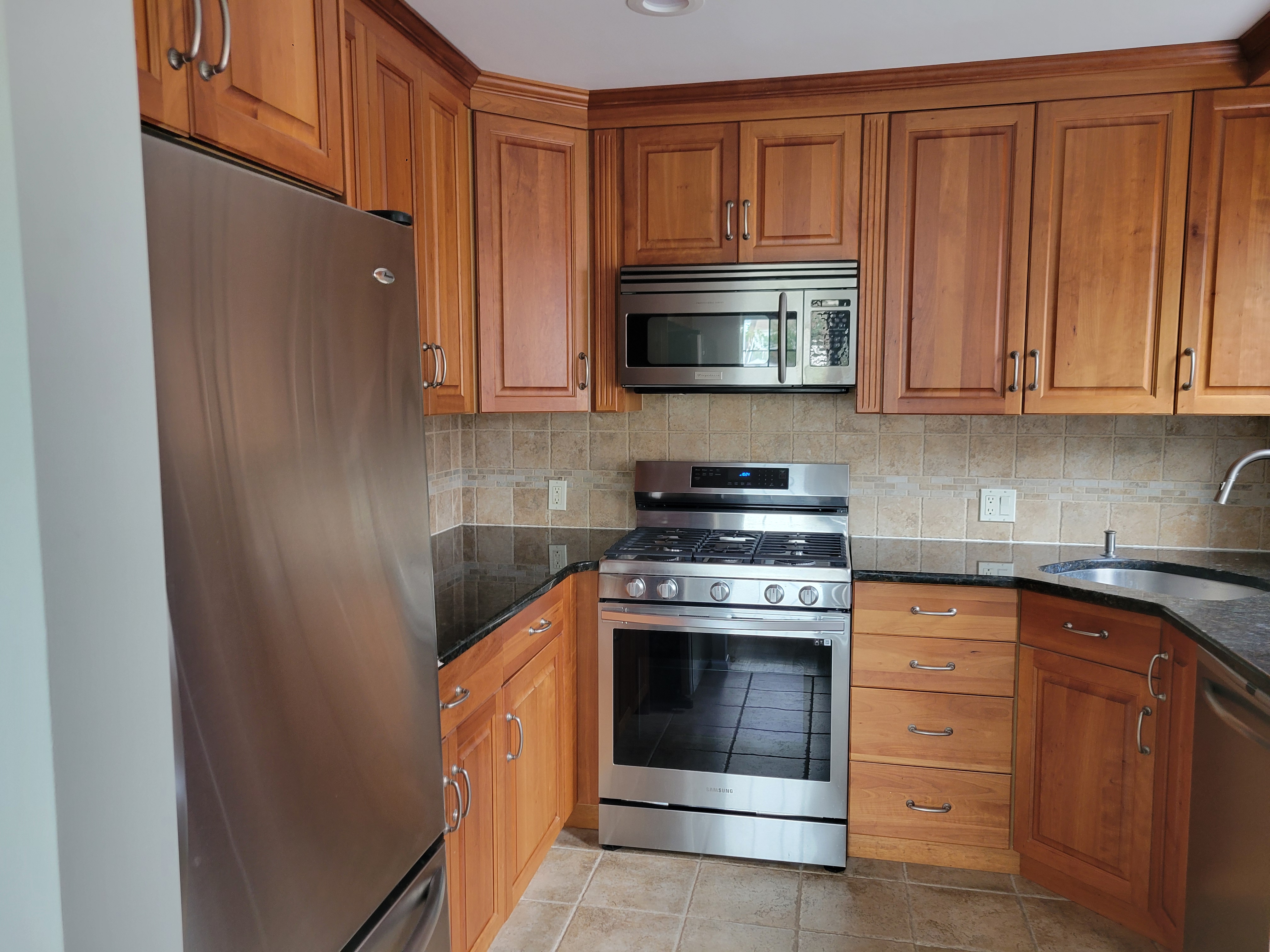 New Hyde Park, New York, 11040, United States, 4 Bedrooms Bedrooms, ,3 BathroomsBathrooms,Residential,For Sale,1928369