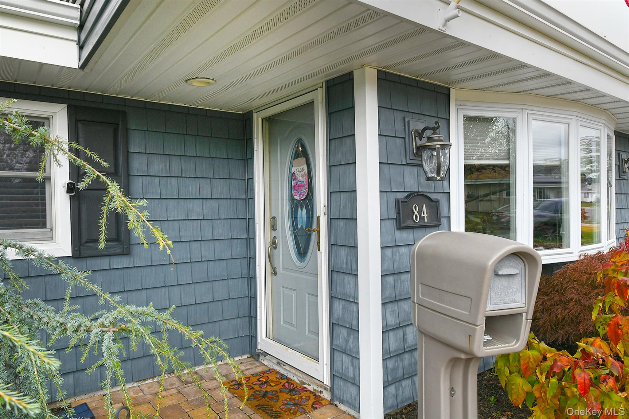 Hicksville, New York, 11801, United States, 3 Bedrooms Bedrooms, ,2 BathroomsBathrooms,Residential,For Sale,1986548