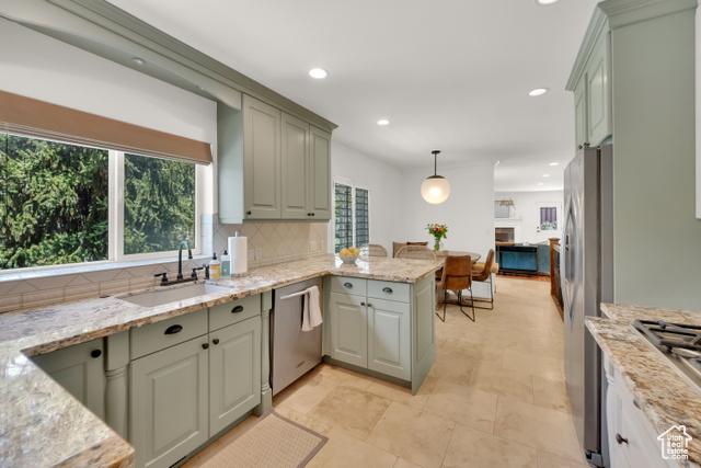 Holladay, Utah, 84117, United States, 4 Bedrooms Bedrooms, ,3 BathroomsBathrooms,Residential,For Sale,1981333