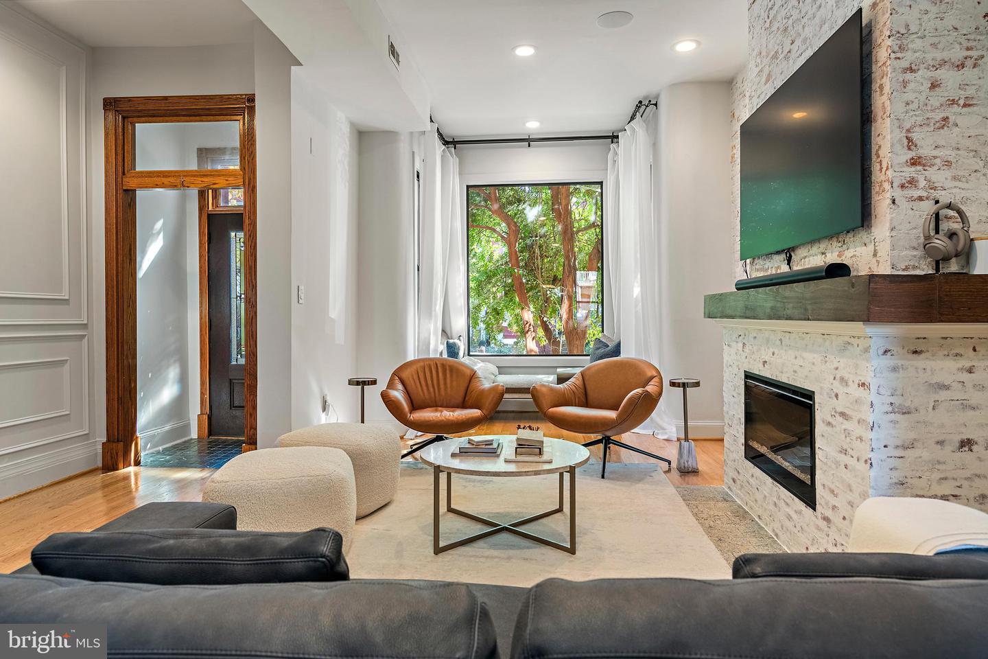 Washington, District of Columbia, 20001, United States, 4 Bedrooms Bedrooms, ,4 BathroomsBathrooms,Residential,For Sale,1988247