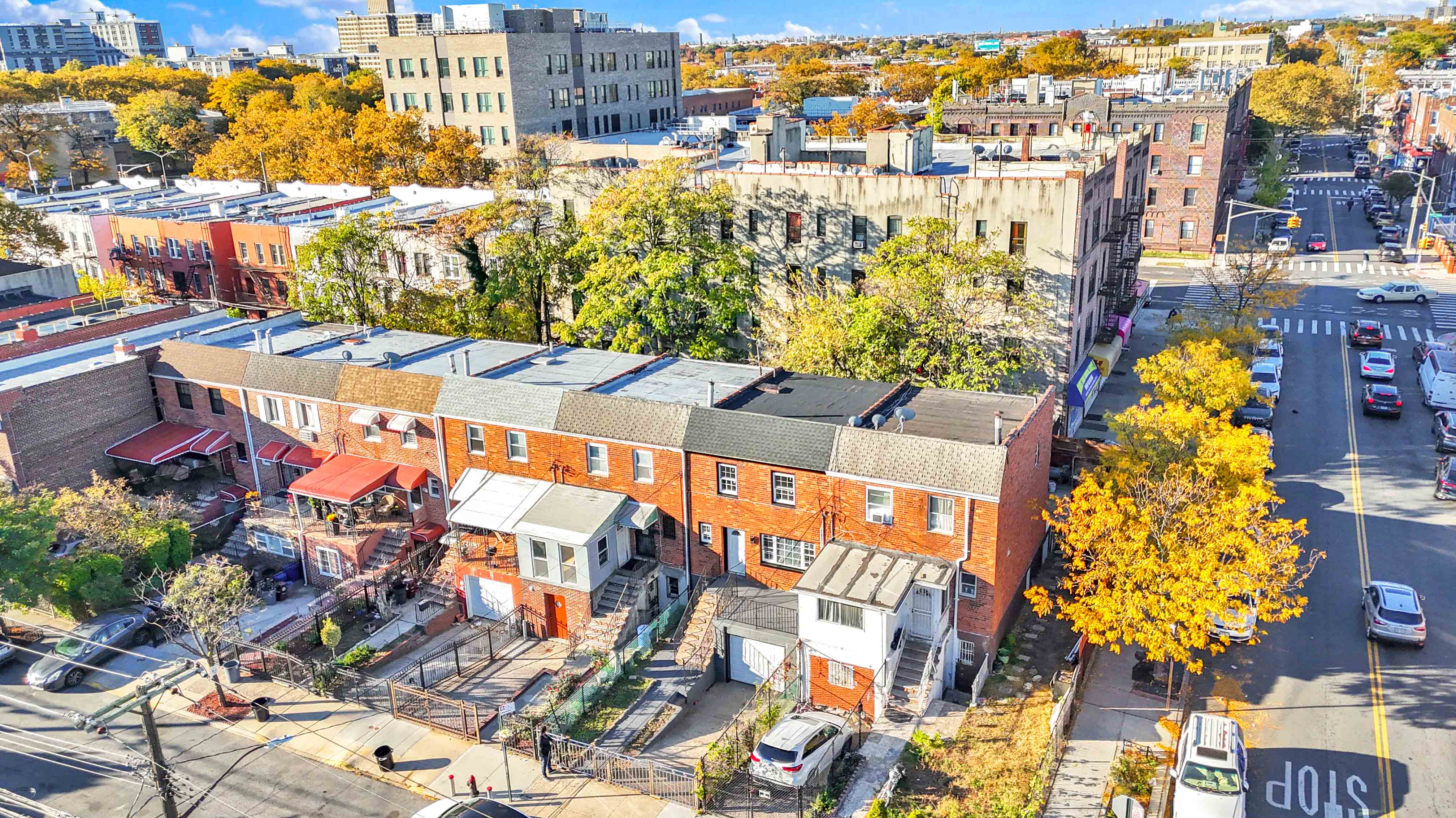 Brooklyn, New York, 11207, United States, 5 Bedrooms Bedrooms, ,4 BathroomsBathrooms,Residential,For Sale,1974760