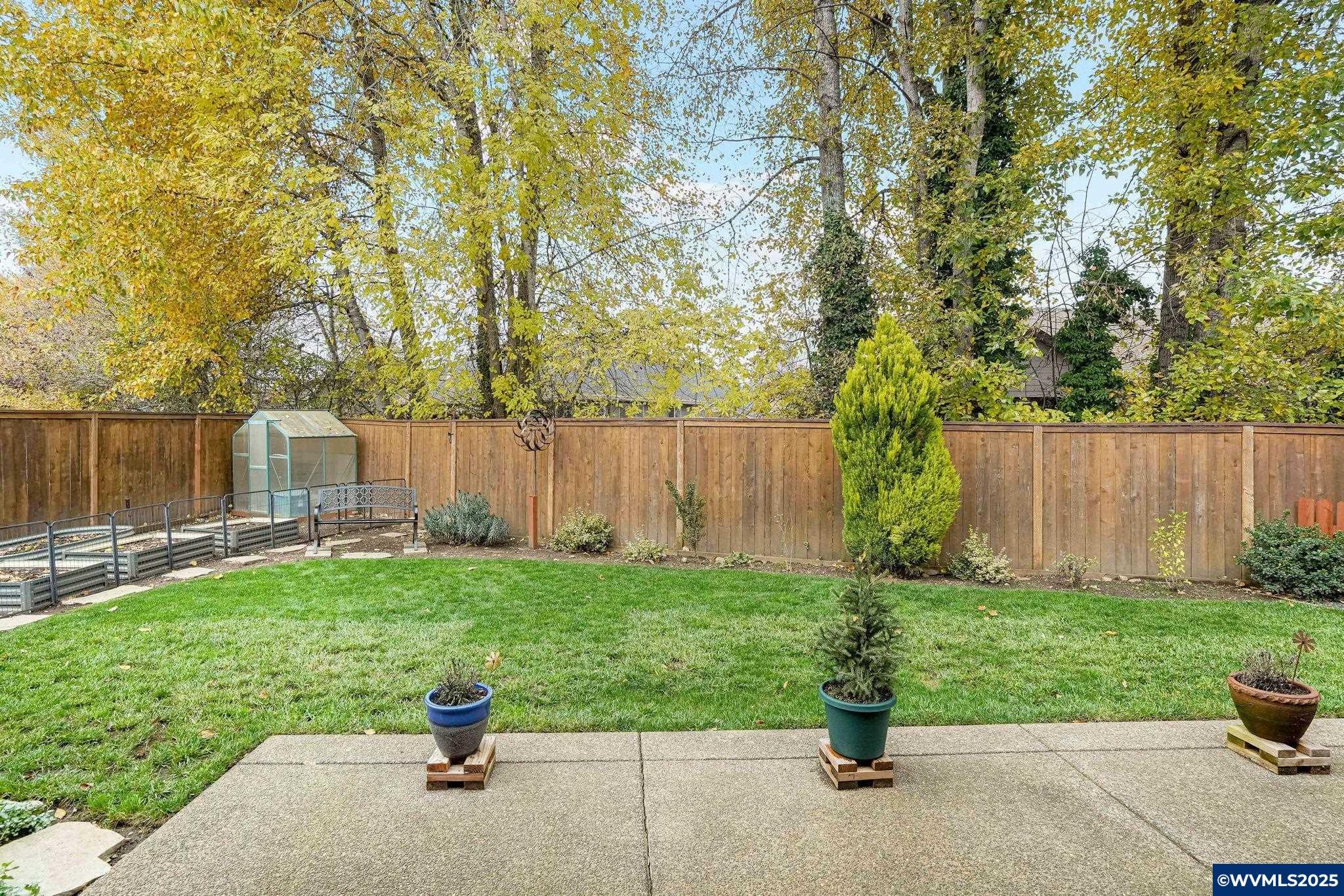 Dallas, Oregon, 97338, United States, 4 Bedrooms Bedrooms, ,2 BathroomsBathrooms,Residential,For Sale,1991904