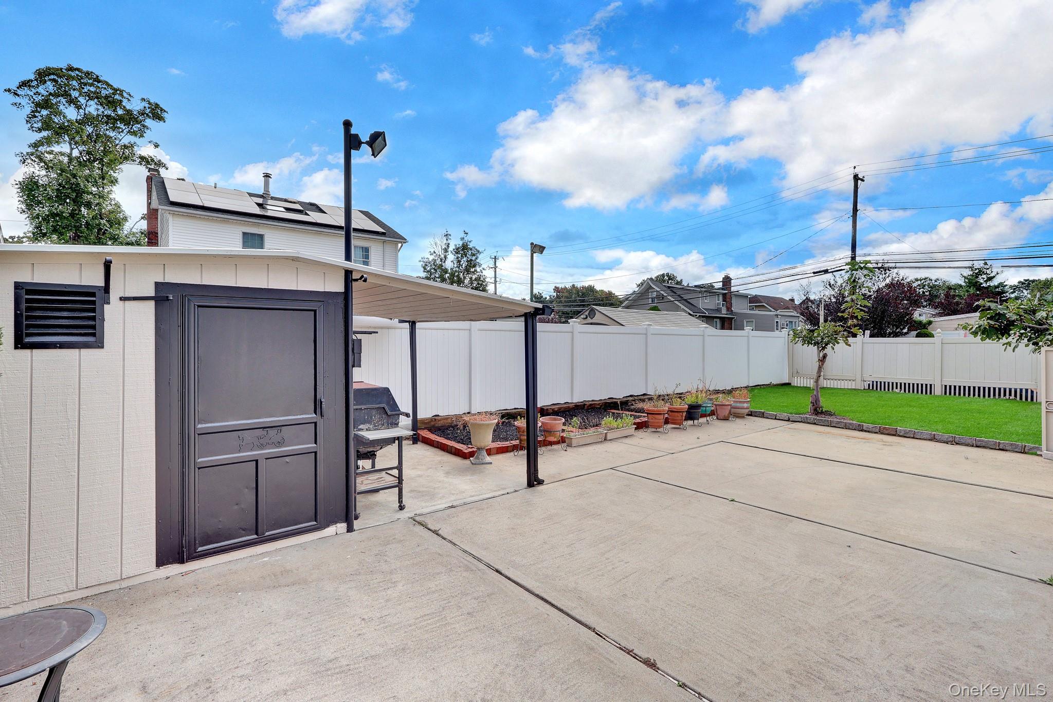  3273 5th Street, Oceanside, NY, 11572 - 物件實景