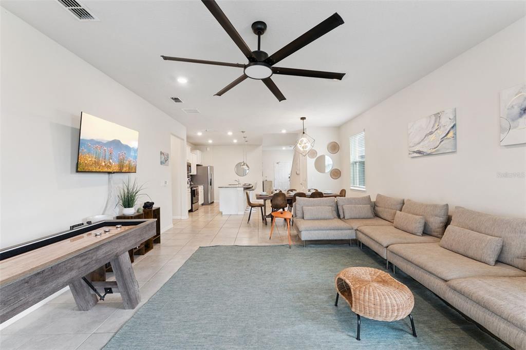 Davenport, Florida, 33897, United States, 7 Bedrooms Bedrooms, ,6 BathroomsBathrooms,Residential,For Sale,1962929