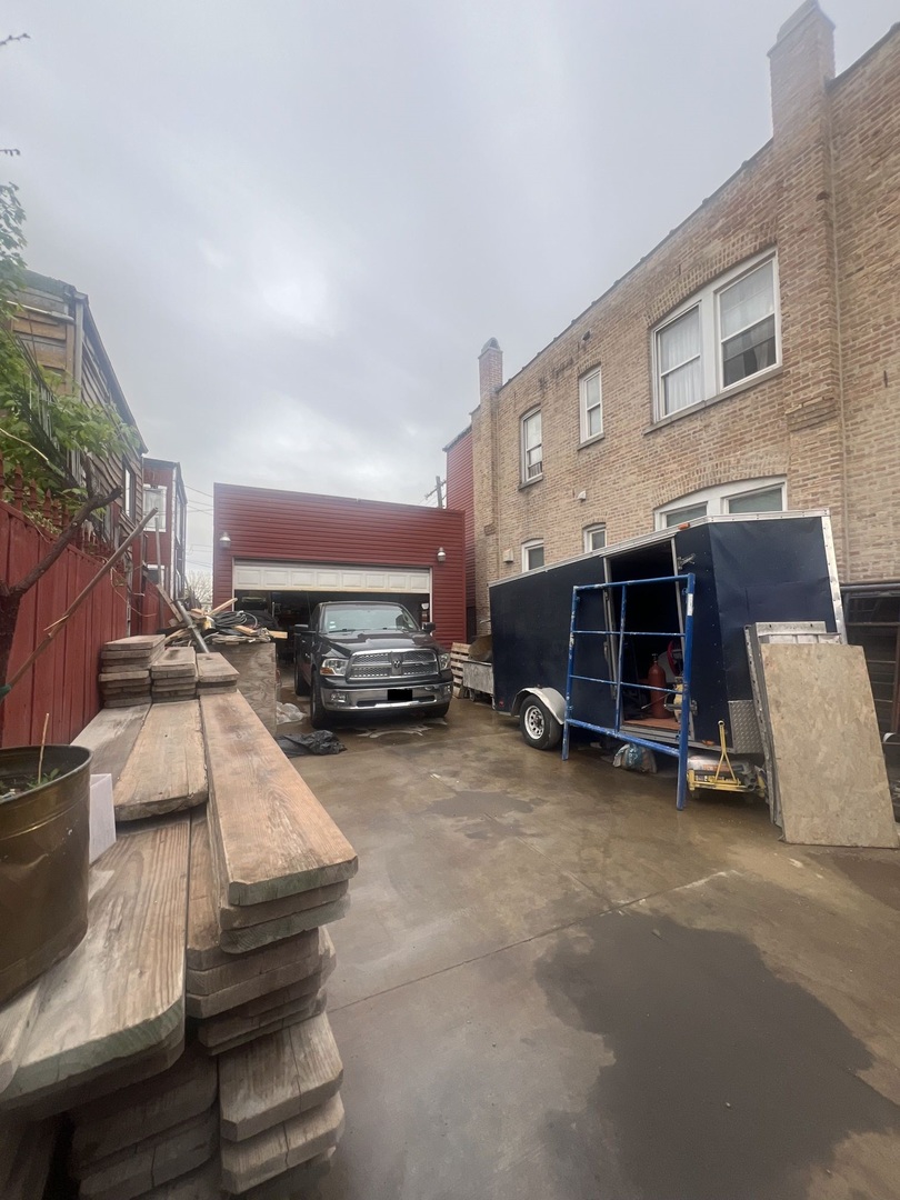 Chicago, Illinois, 60651, United States, 8 Bedrooms Bedrooms, ,Residential,For Sale,1842045