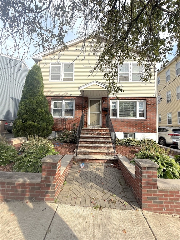 Everett, Massachusetts, 02149, United States, 6 Bedrooms Bedrooms, ,4 BathroomsBathrooms,Residential,For Sale,1938376
