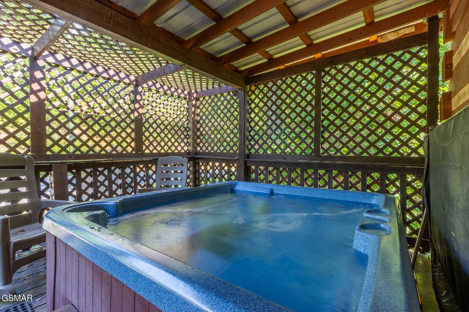 Sevierville, Tennessee, 37876, United States, 2 Bedrooms Bedrooms, ,3 BathroomsBathrooms,Residential,For Sale,1977438