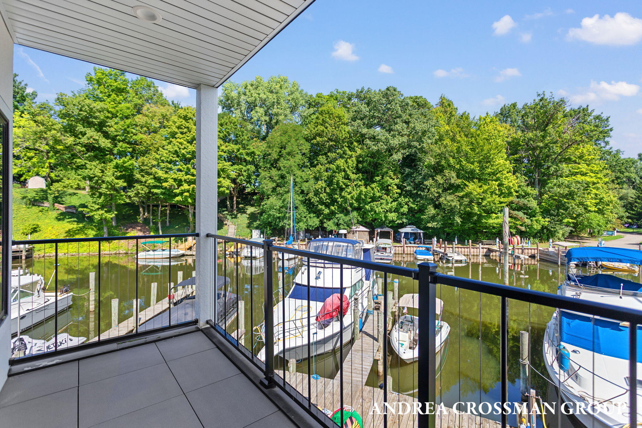 South Haven, Michigan, 49090, United States, 3 Bedrooms Bedrooms, ,3 BathroomsBathrooms,Residential,For Sale,1987692