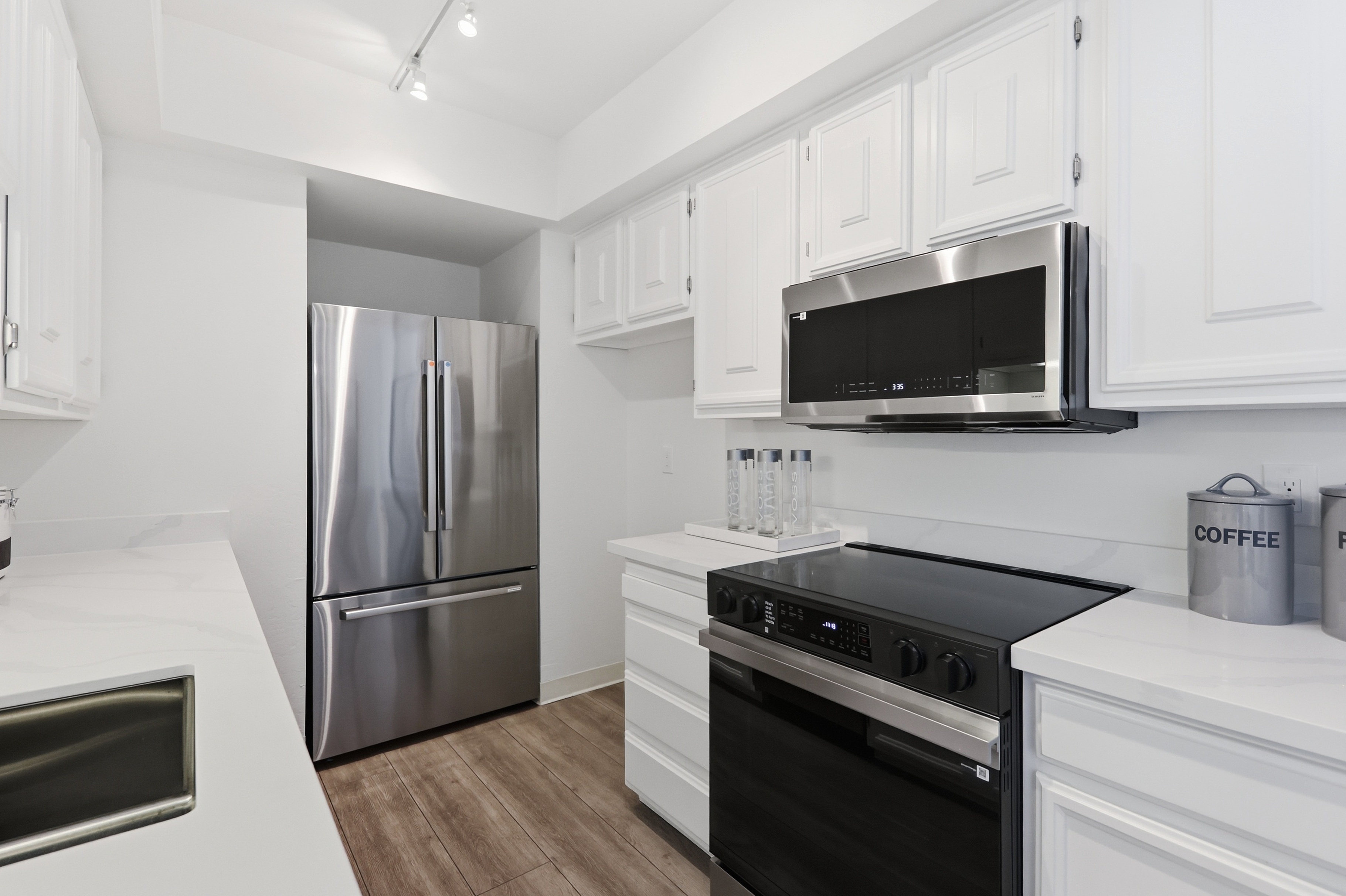  Convenient Ground-Floor Condo in the Heart of San Carlos - 物件實景
