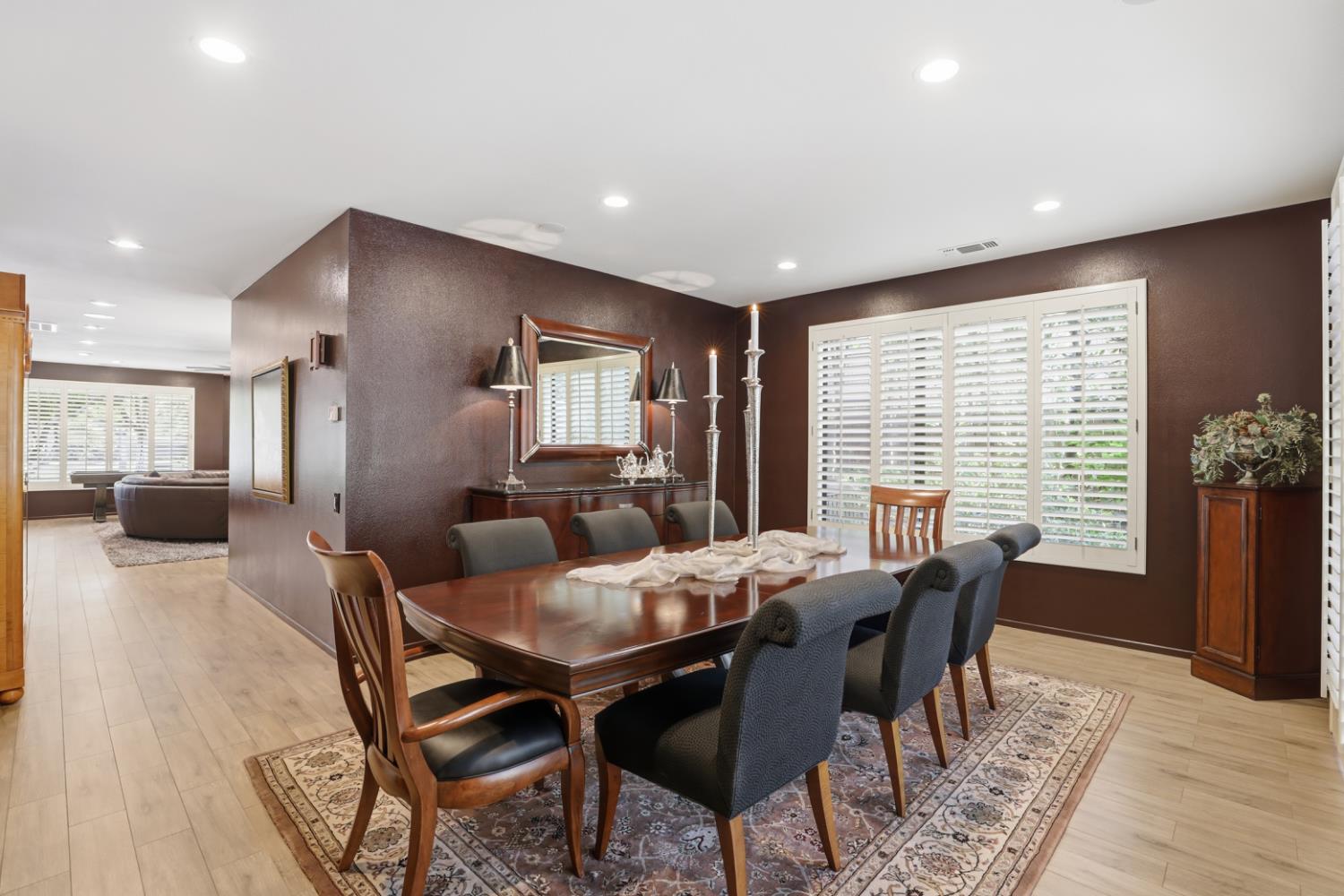 Gold River, California, 95670, United States, 4 Bedrooms Bedrooms, ,5 BathroomsBathrooms,Residential,For Sale,1987751