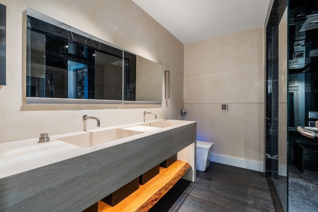 Boston, Massachusetts, 02210, United States, 3 Bedrooms Bedrooms, ,4 BathroomsBathrooms,Residential,For Sale,1885847
