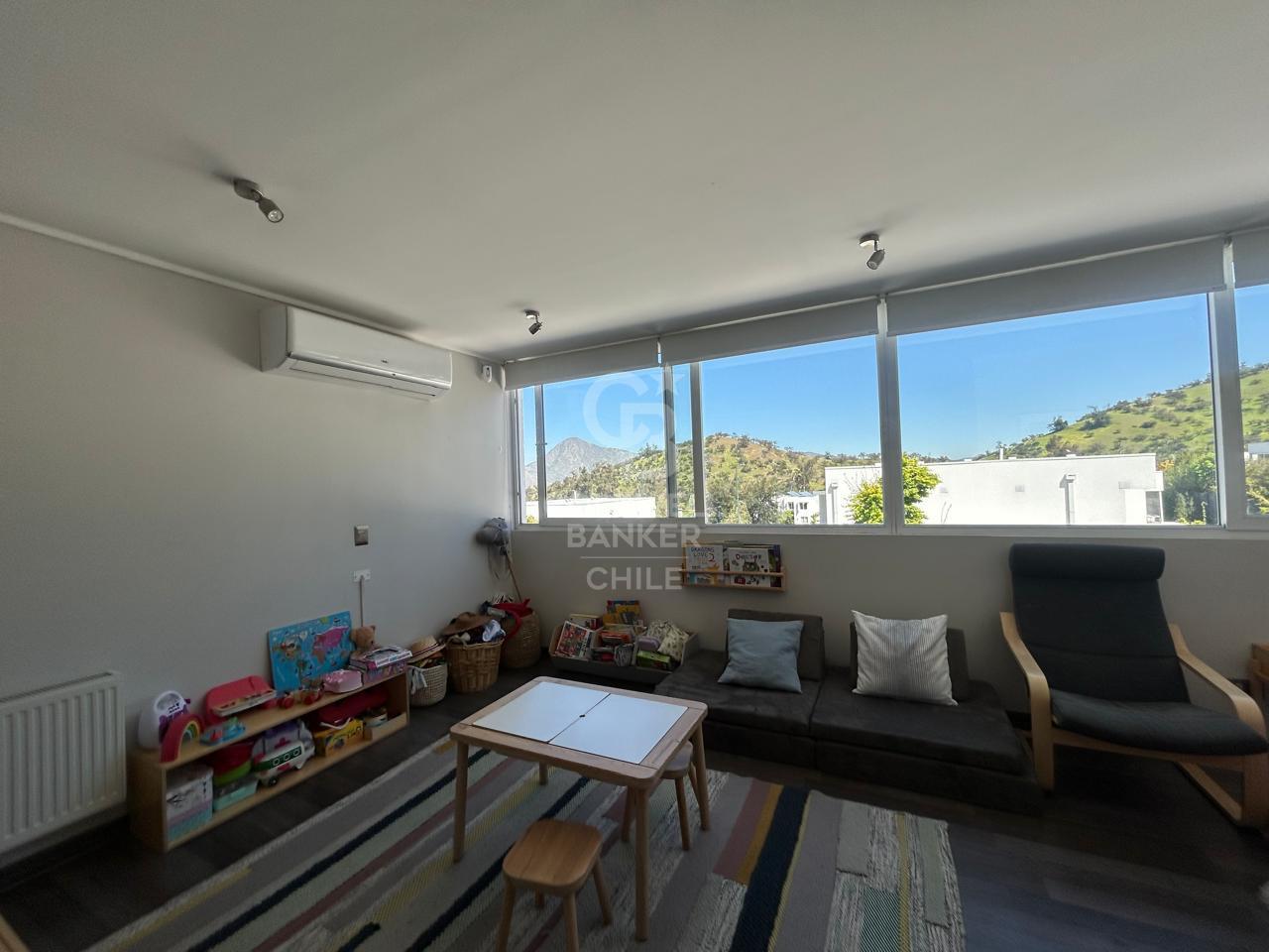 Lo Barnechea, Chile, 4 Bedrooms Bedrooms, ,3 BathroomsBathrooms,Residential,For Sale,1957290