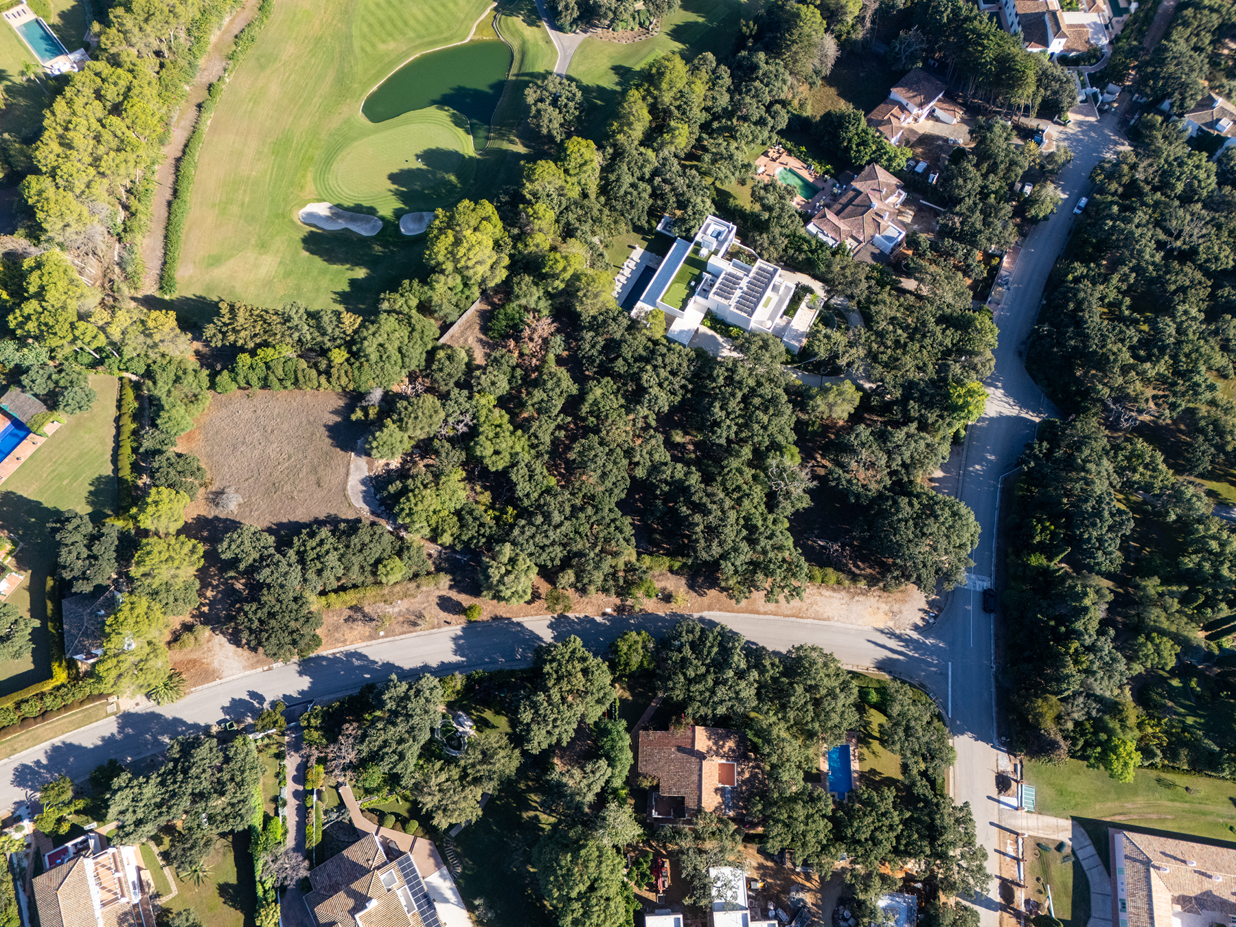  Expansive frontline golf plot beside Valderrama