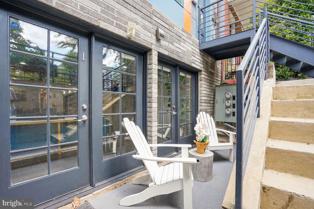 Washington, District of Columbia, 20010, United States, 2 Bedrooms Bedrooms, ,2 BathroomsBathrooms,Residential,For Sale,1975364