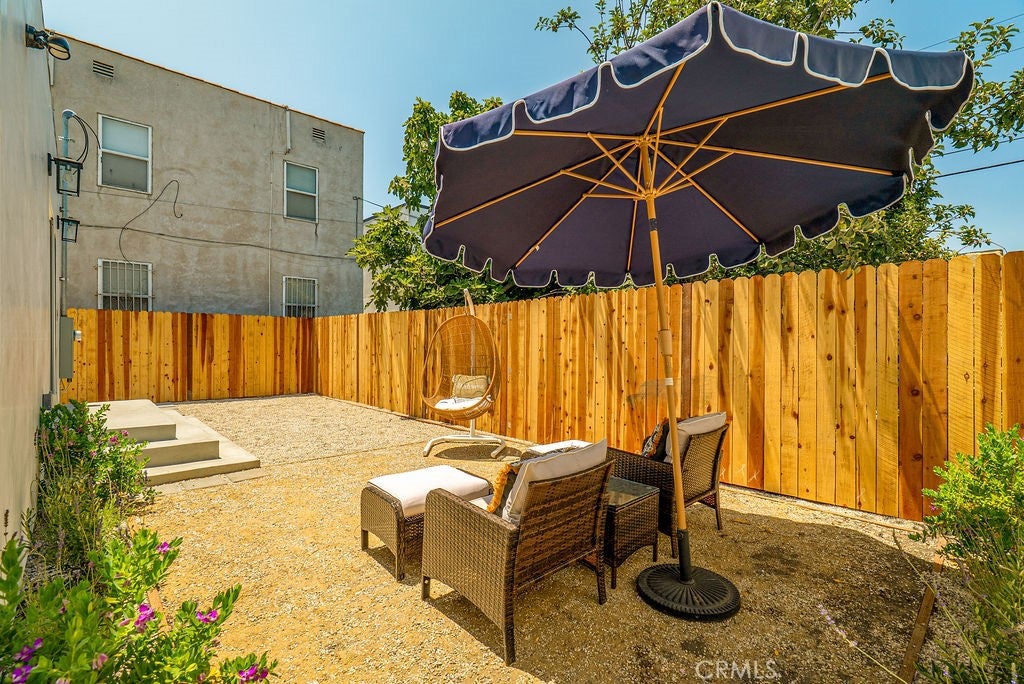 Los Angeles, California, 90018, United States, 3 Bedrooms Bedrooms, ,2 BathroomsBathrooms,Residential,For Sale,1905808