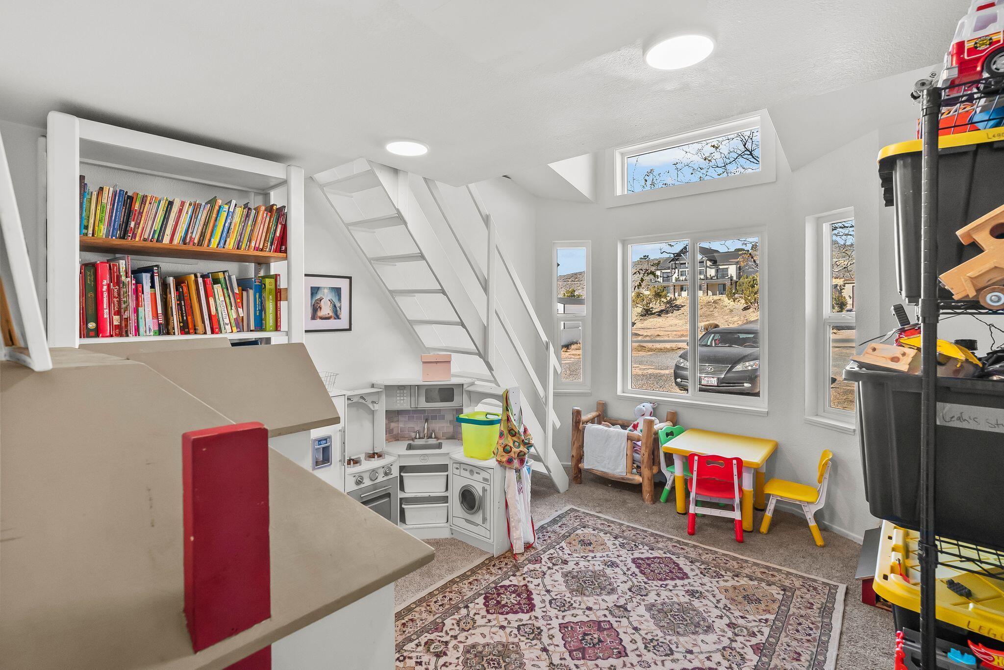 St George, Utah, 84770, United States, 6 Bedrooms Bedrooms, ,3 BathroomsBathrooms,Residential,For Sale,2005357