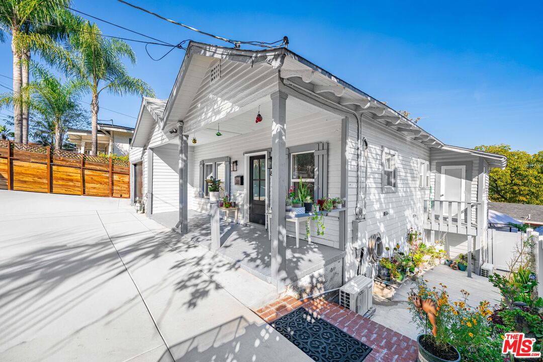 Los Angeles, California, 90042, United States, 3 Bedrooms Bedrooms, ,Residential,For Sale,2001820