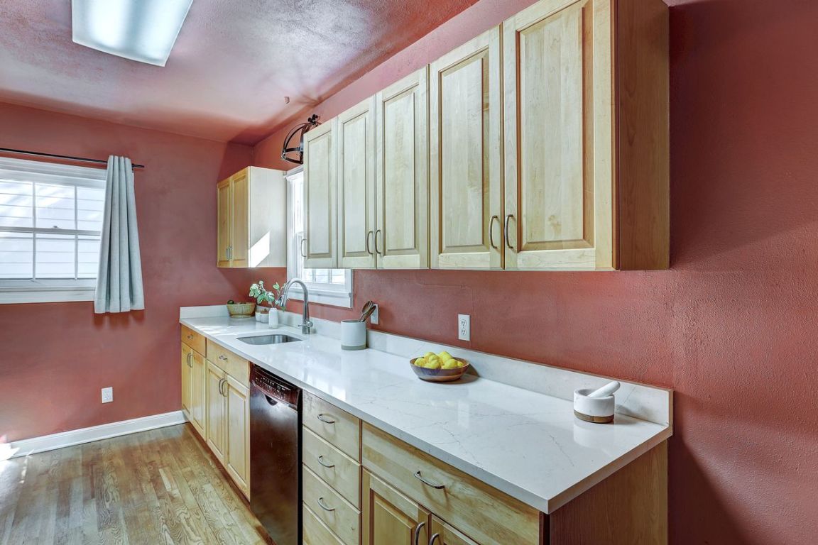 Austin, Texas, 78751, United States, 2 Bedrooms Bedrooms, ,2 BathroomsBathrooms,Residential,For Sale,1989110