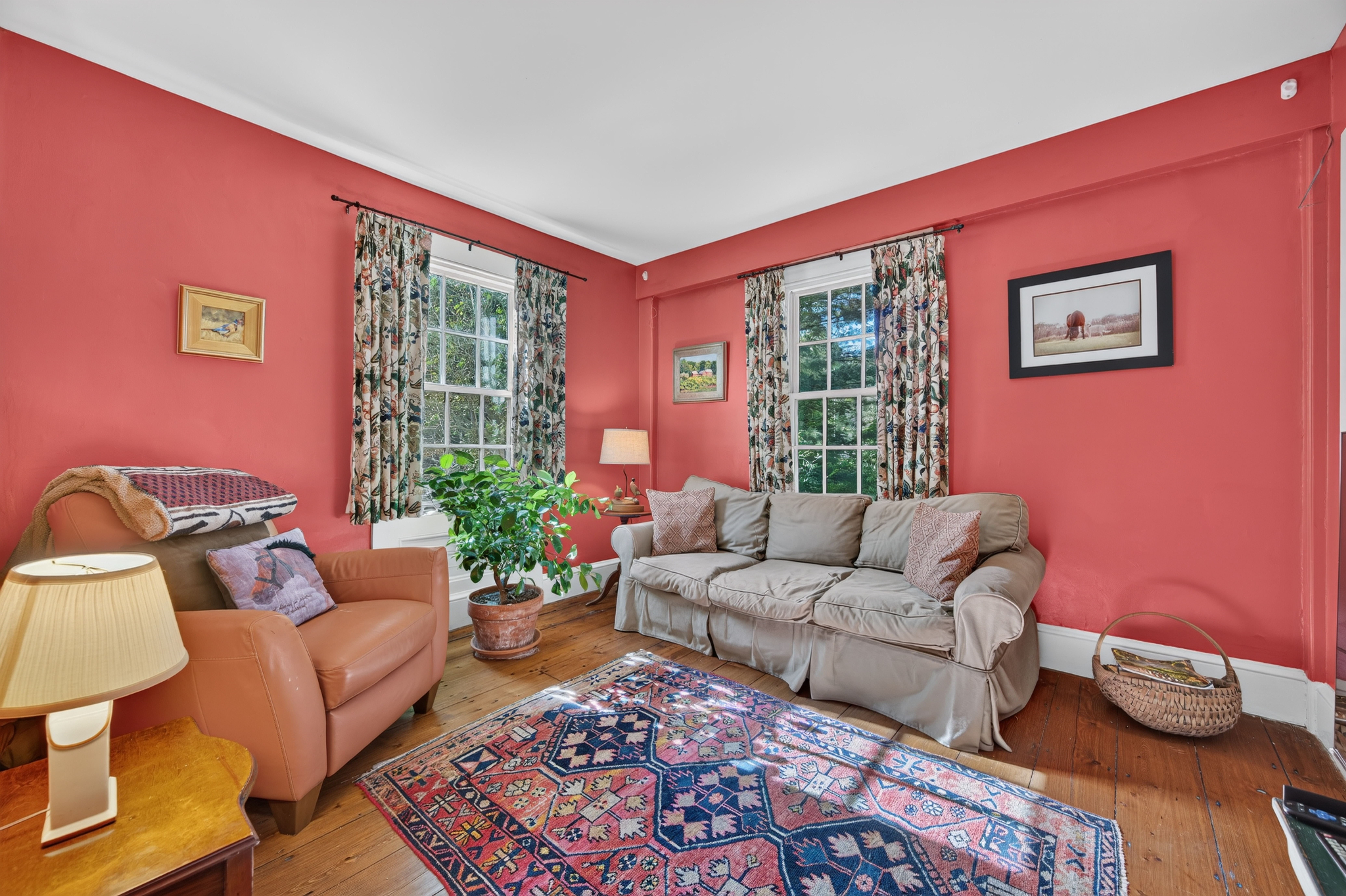  Charming and Updated Historic Colonial on 1.40 Acres - 物件實景