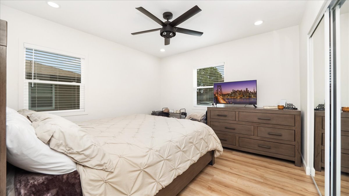 Montebello, California, 90640, United States, 2 Bedrooms Bedrooms, ,2 BathroomsBathrooms,Residential,For Sale,1930342