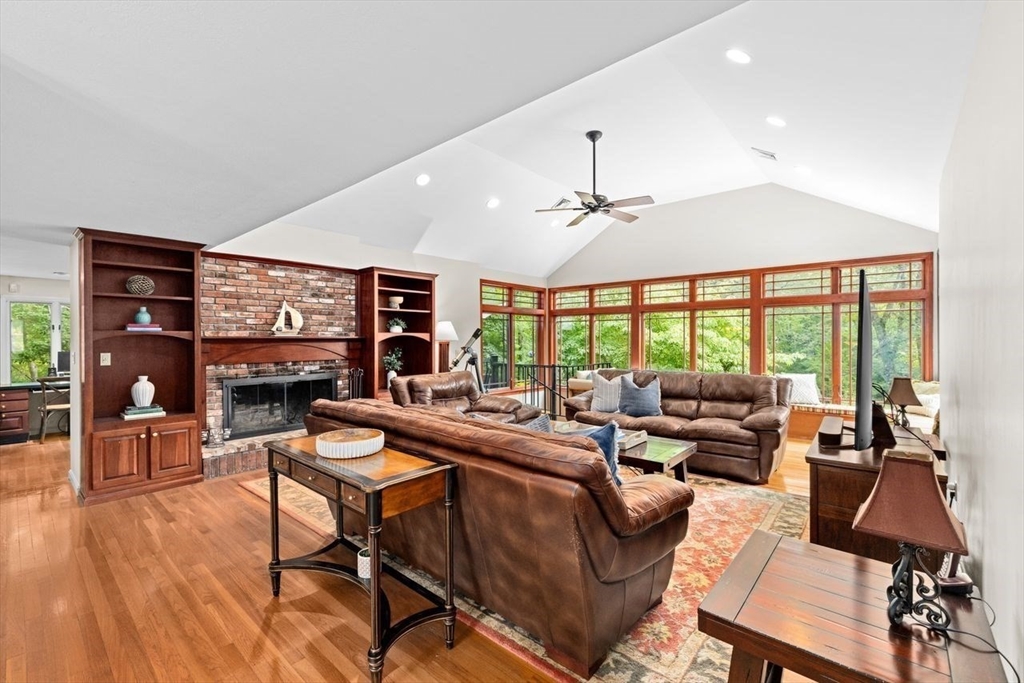 Norwell, Massachusetts, 02061, United States, 4 Bedrooms Bedrooms, ,2 BathroomsBathrooms,Residential,For Sale,1942199