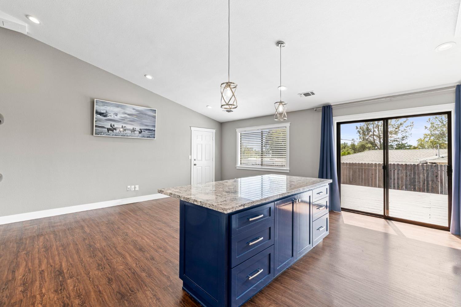 Auburn, California, 95603, United States, 3 Bedrooms Bedrooms, ,2 BathroomsBathrooms,Residential,For Sale,1956698