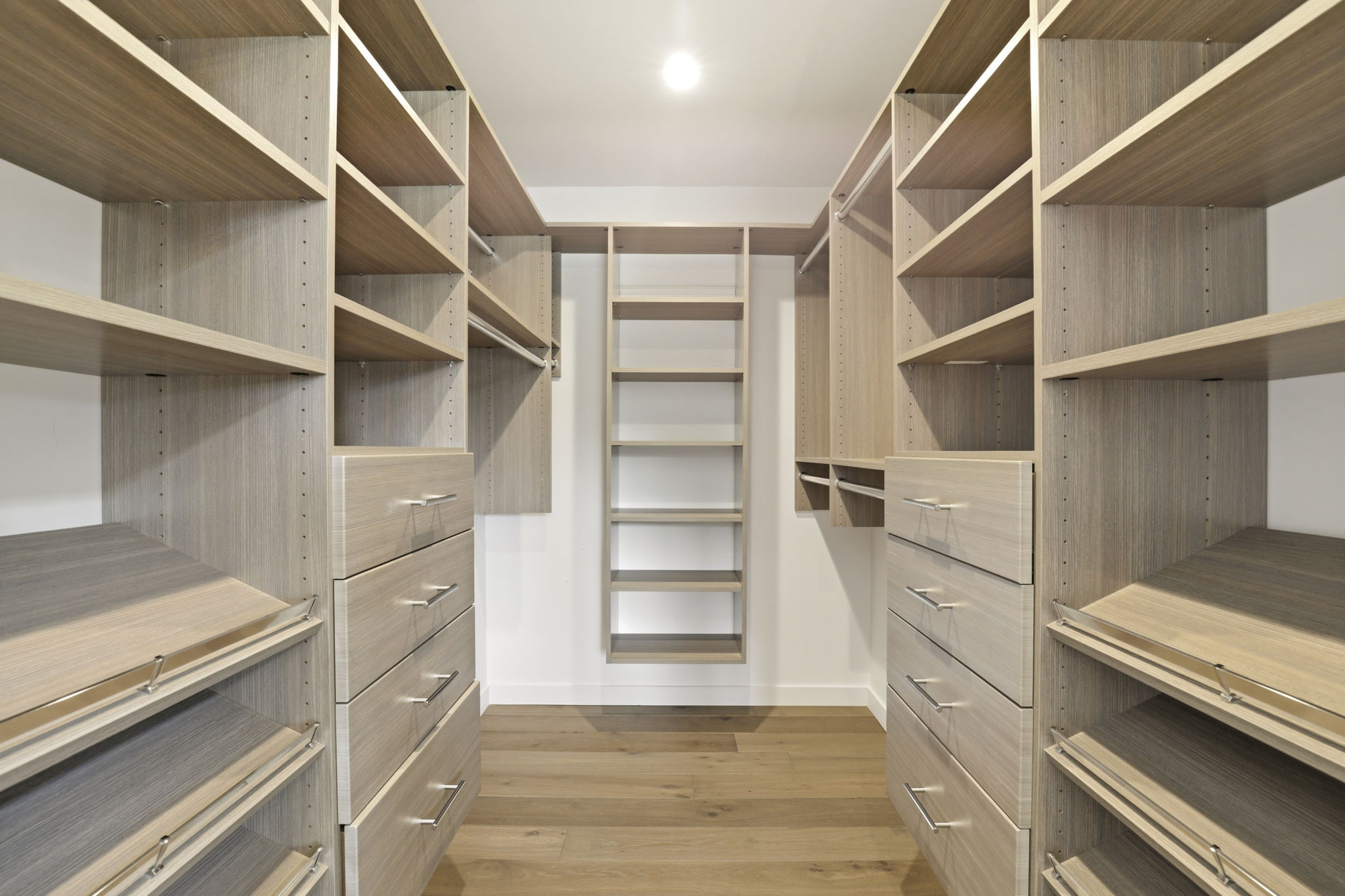  Modern Indoor-Outdoor Living Meets Unbeatable Walkability in Strawberry - 物件實景