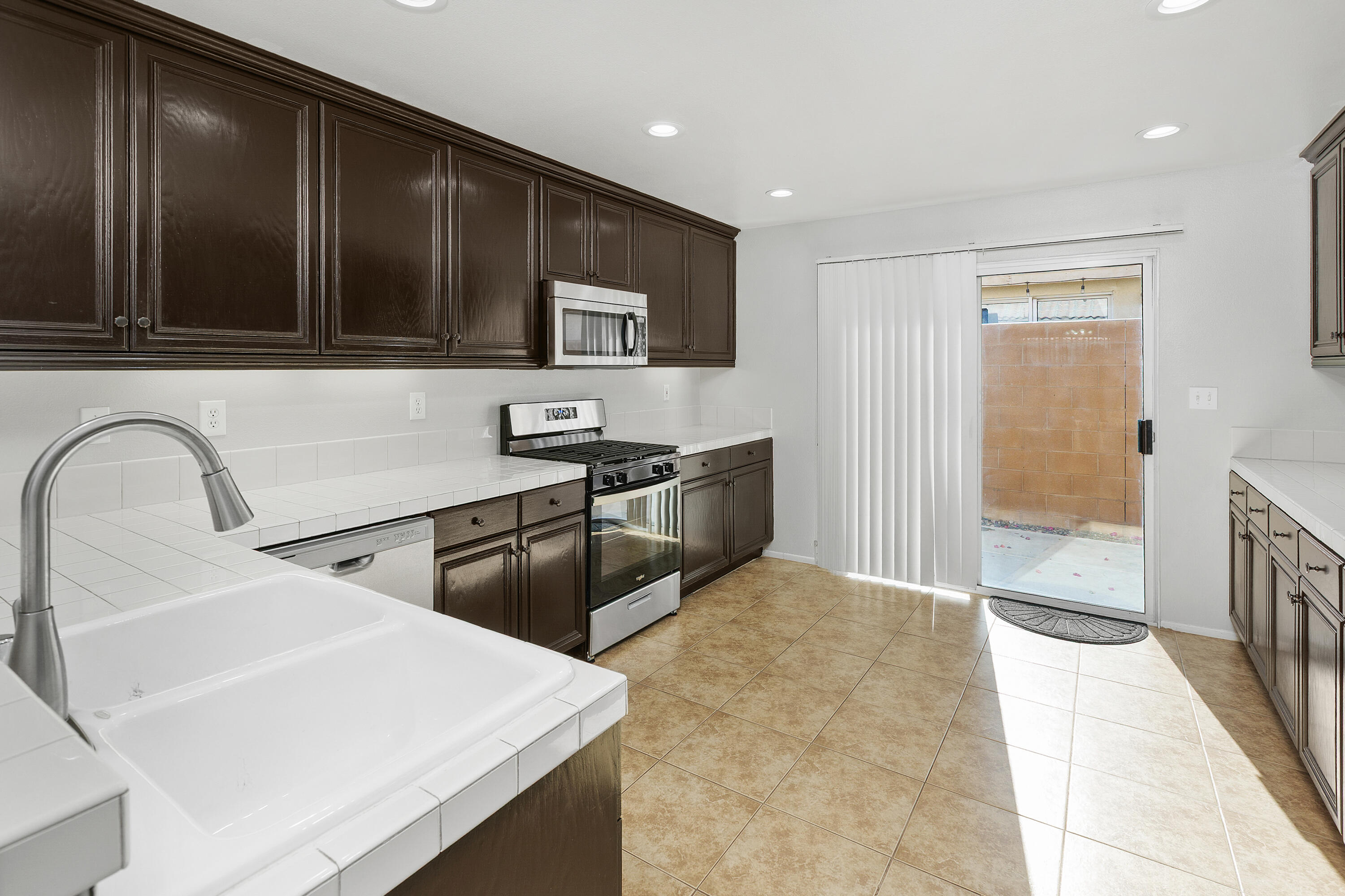 La Quinta, California, 92253, United States, 4 Bedrooms Bedrooms, ,2 BathroomsBathrooms,Residential,For Sale,2003010