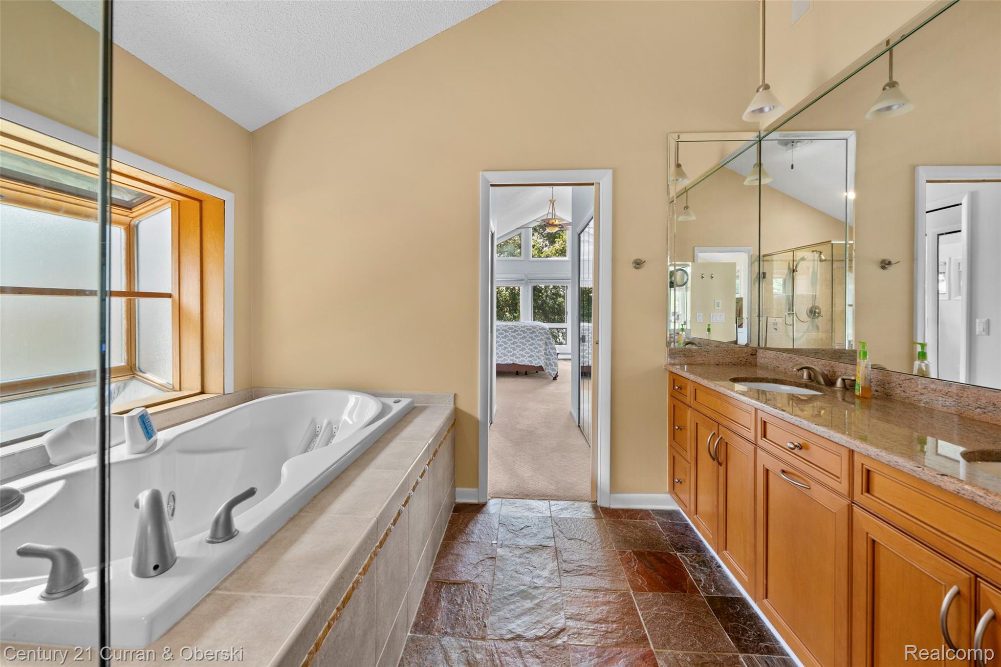 Walled Lake, Michigan, 48390, United States, 3 Bedrooms Bedrooms, ,3 BathroomsBathrooms,Residential,For Sale,1938303