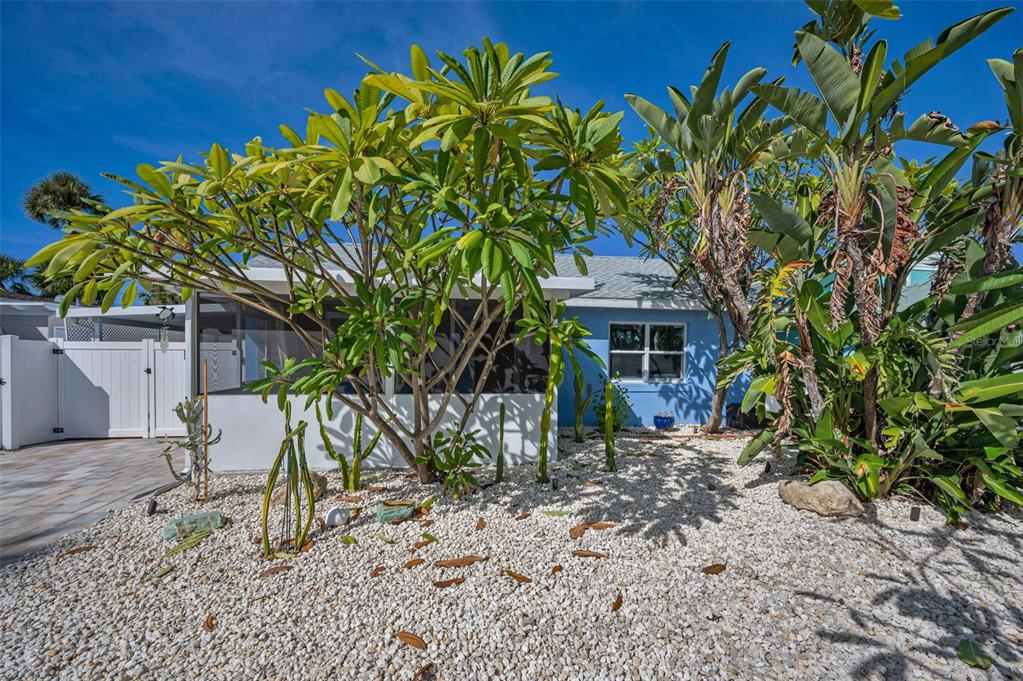 St Pete Beach, Florida, 33706, United States, 3 Bedrooms Bedrooms, ,2 BathroomsBathrooms,Residential,For Sale,1992565