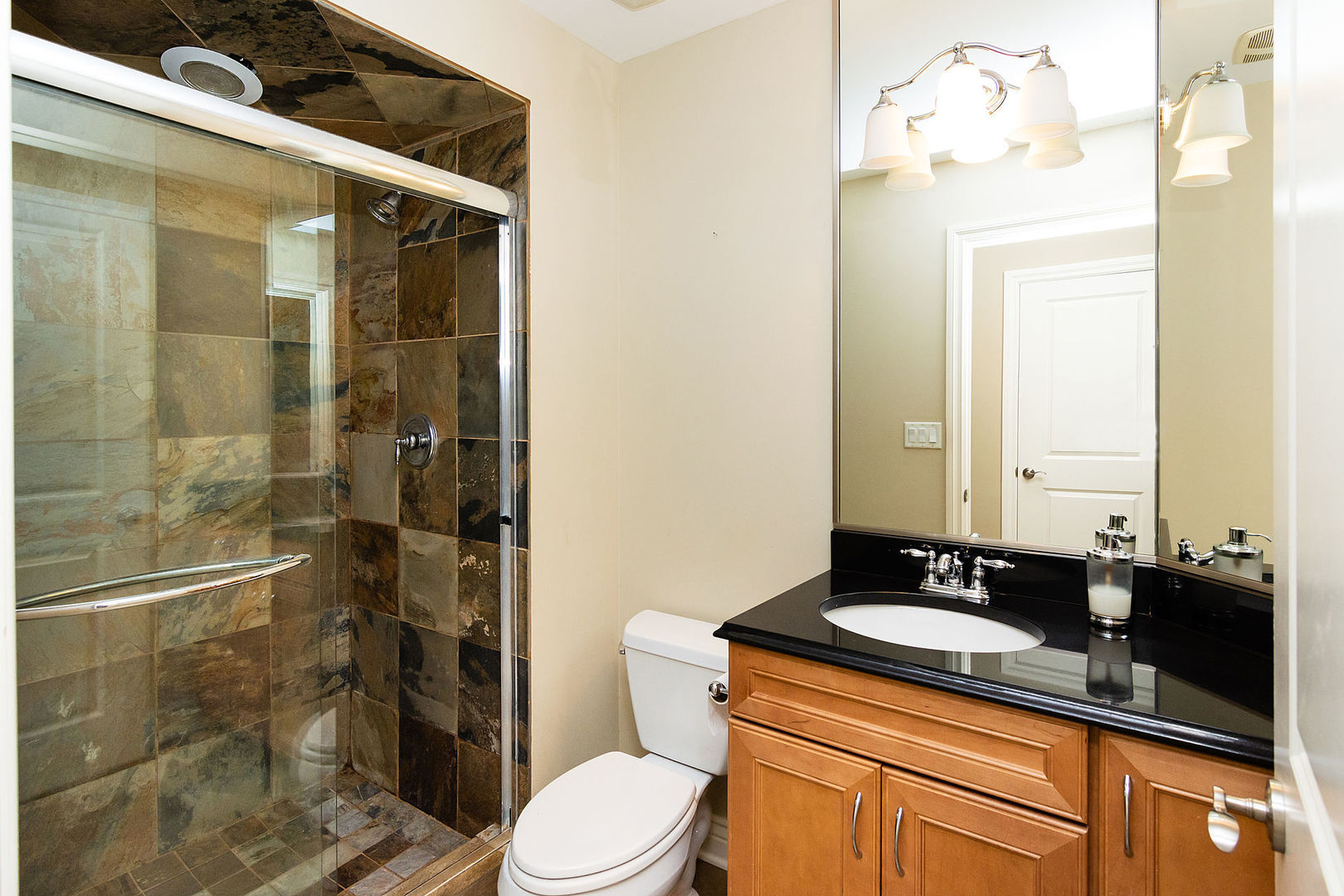 Downers Grove, Illinois, 60515, United States, 4 Bedrooms Bedrooms, ,4 BathroomsBathrooms,Residential,For Sale,1954600