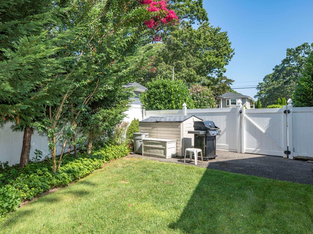 West Islip, New York, 11795, United States, 3 Bedrooms Bedrooms, ,2 BathroomsBathrooms,Residential,For Sale,1923514