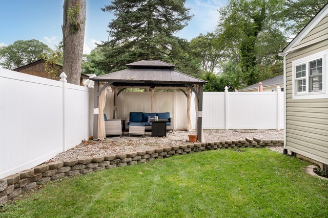 Sound Beach, New York, 11789, United States, 3 Bedrooms Bedrooms, ,2 BathroomsBathrooms,Residential,For Sale,1926183