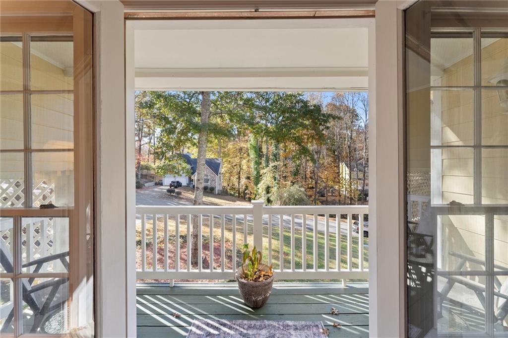 Roswell, Georgia, 30075, United States, 5 Bedrooms Bedrooms, ,4 BathroomsBathrooms,Residential,For Sale,1990755