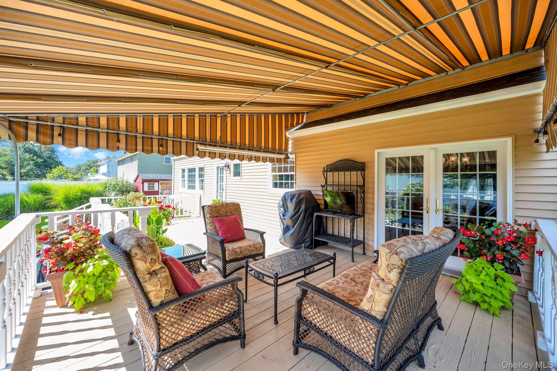 Hauppauge, New York, 11788, United States, 4 Bedrooms Bedrooms, ,3 BathroomsBathrooms,Residential,For Sale,1926093