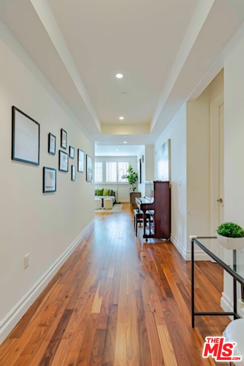 Los Angeles, California, 90010, United States, 3 Bedrooms Bedrooms, ,3 BathroomsBathrooms,Residential,For Sale,1997463