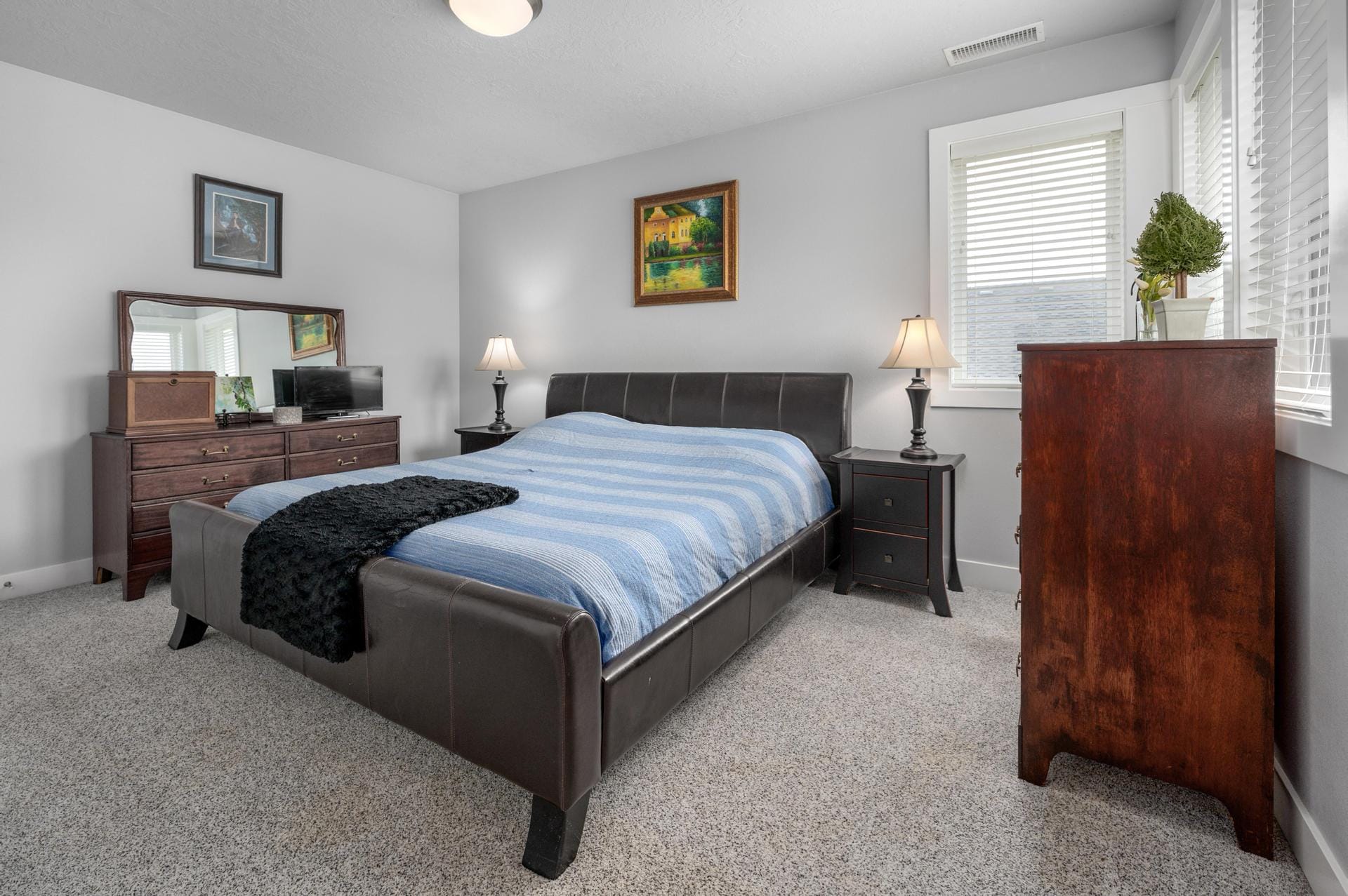  570 NW 11TH AVE Canby, OR 97013 - 物件實景