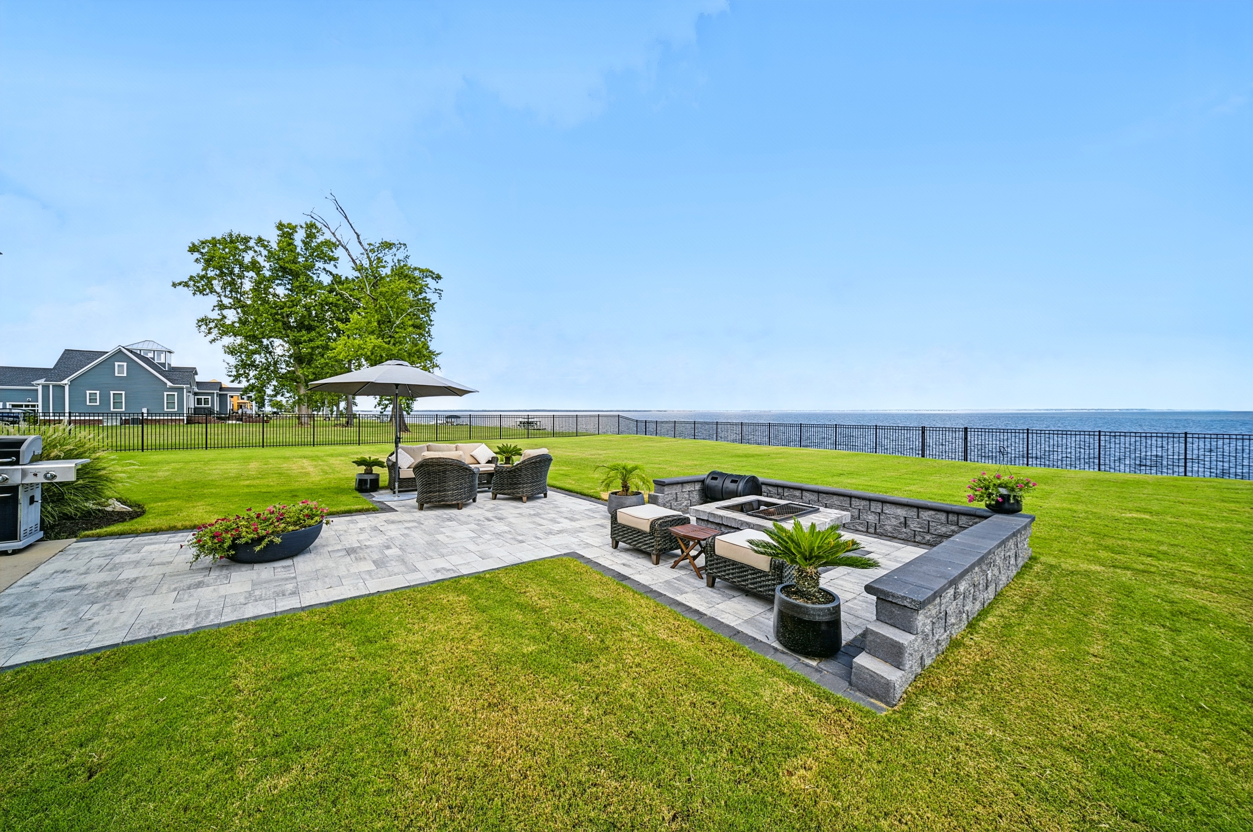  EXCEPTIONAL SOUNDFRONT ON GOLF COURSE - 物件實景