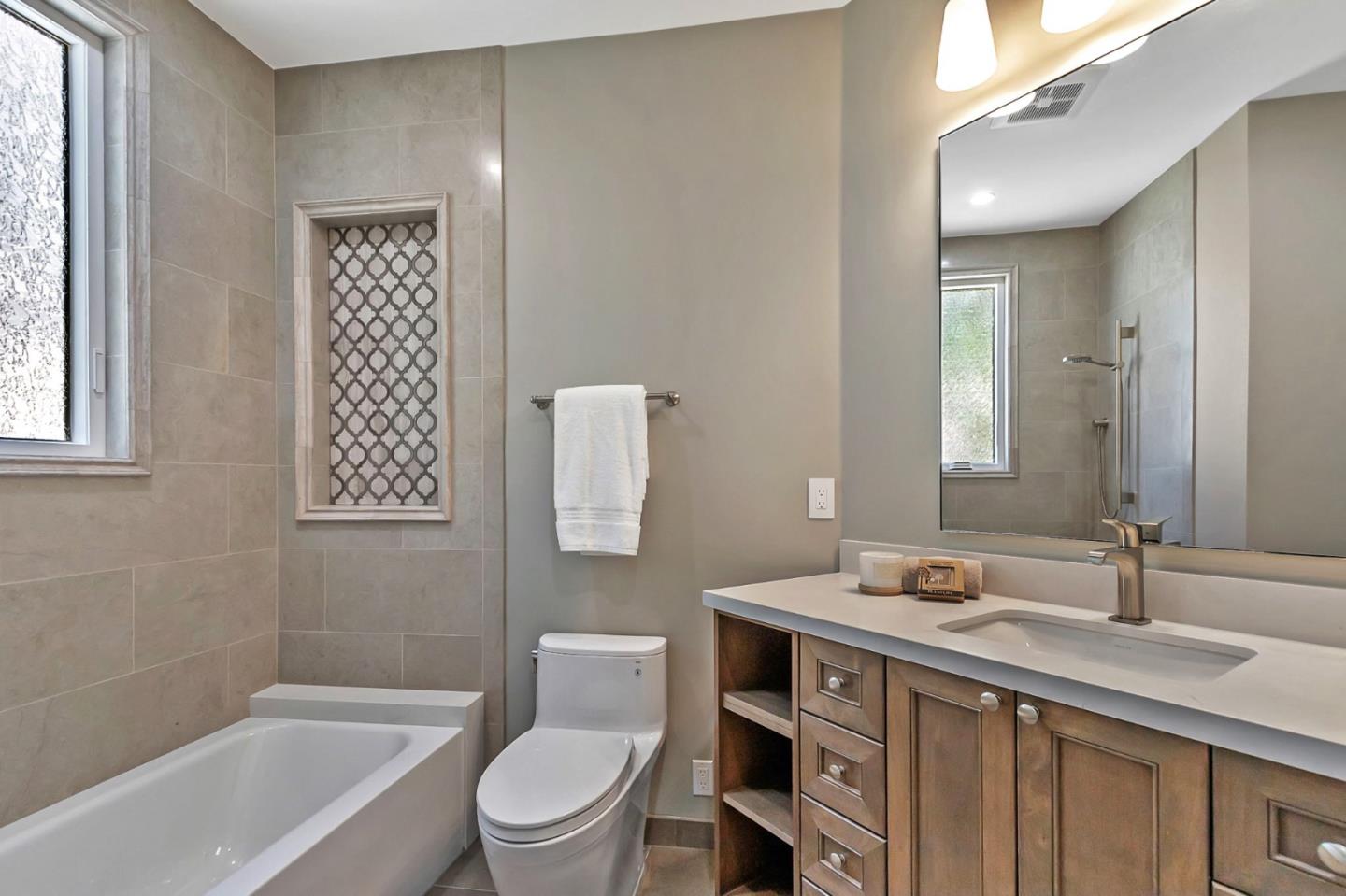 Los Gatos, California, 95032, United States, 8 Bedrooms Bedrooms, ,11 BathroomsBathrooms,Residential,For Sale,1855941