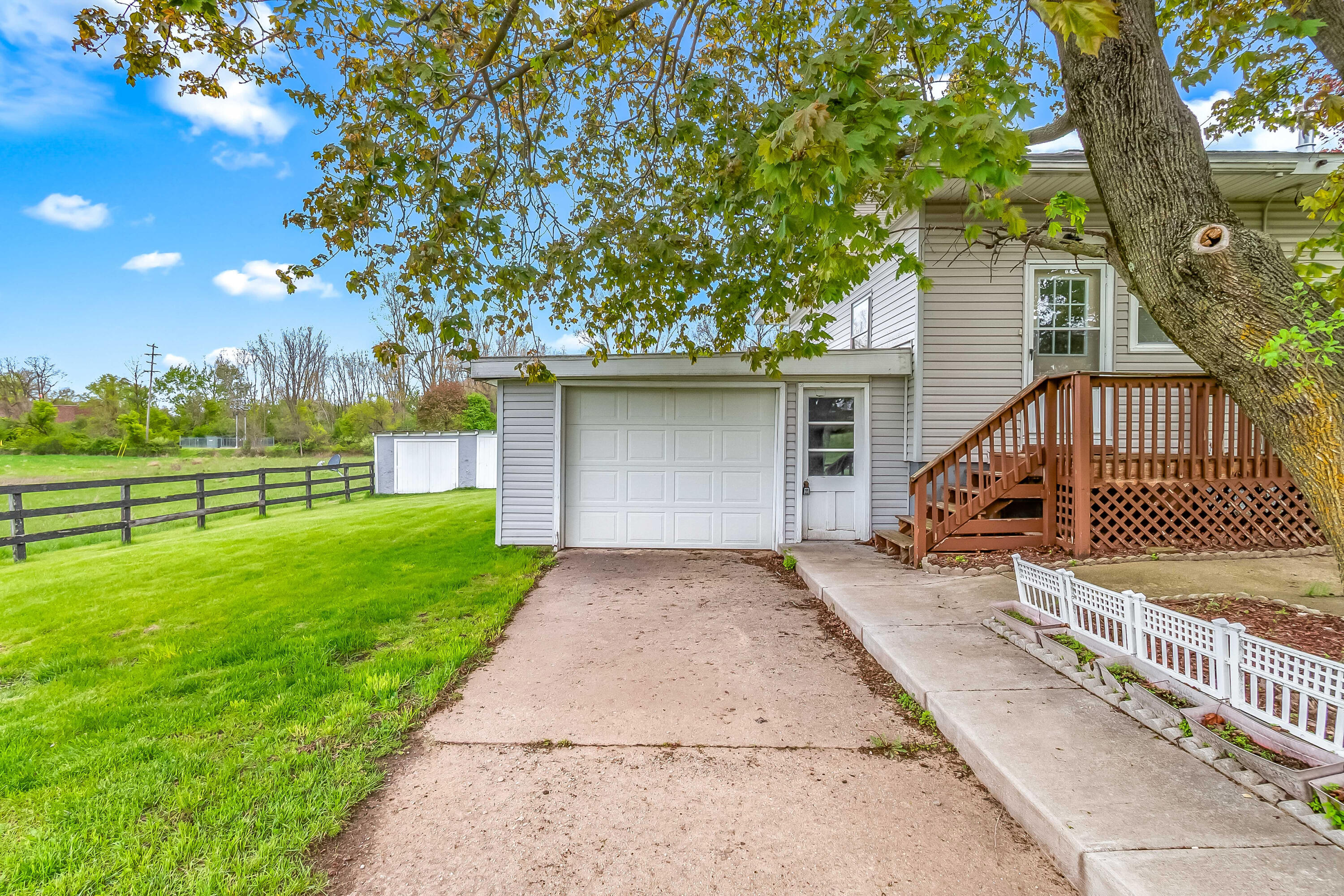 Hillsdale, Michigan, 49242, United States, 3 Bedrooms Bedrooms, ,2 BathroomsBathrooms,Residential,For Sale,2030822
