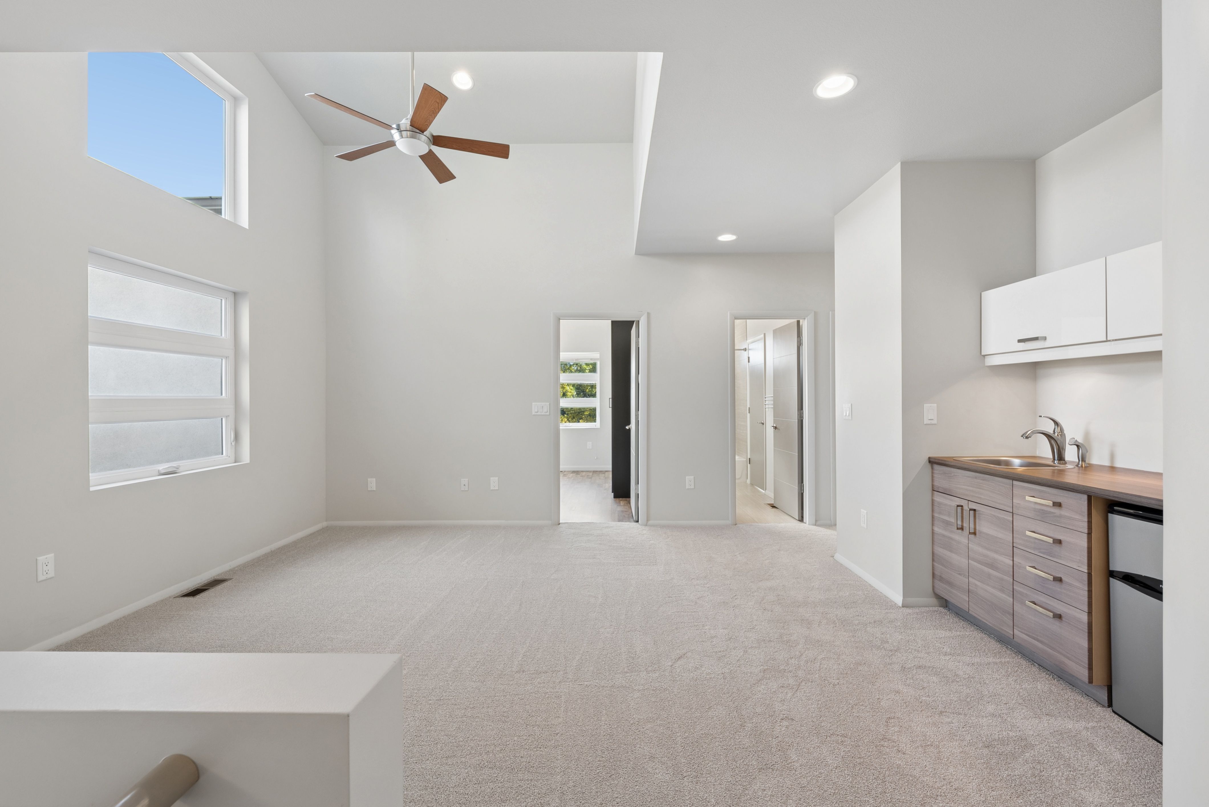 Architect-Designed Westside Home with Two Garages - 物件實景