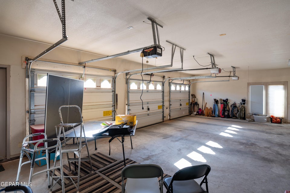 El Paso, Texas, 79912, United States, 4 Bedrooms Bedrooms, ,3 BathroomsBathrooms,Residential,For Sale,1988584