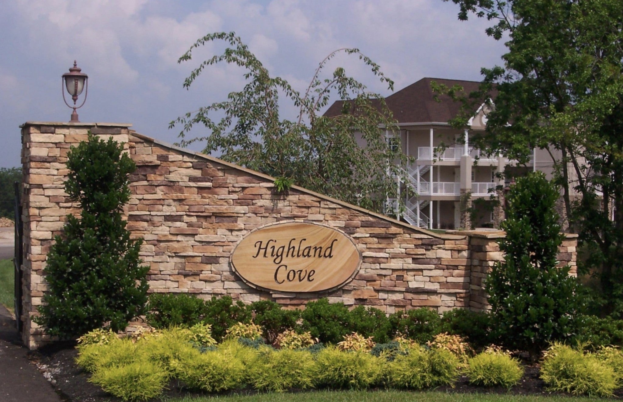 Lancaster, Tennessee, 38569, United States, 3 Bedrooms Bedrooms, ,2 BathroomsBathrooms,Residential,For Sale,2008994