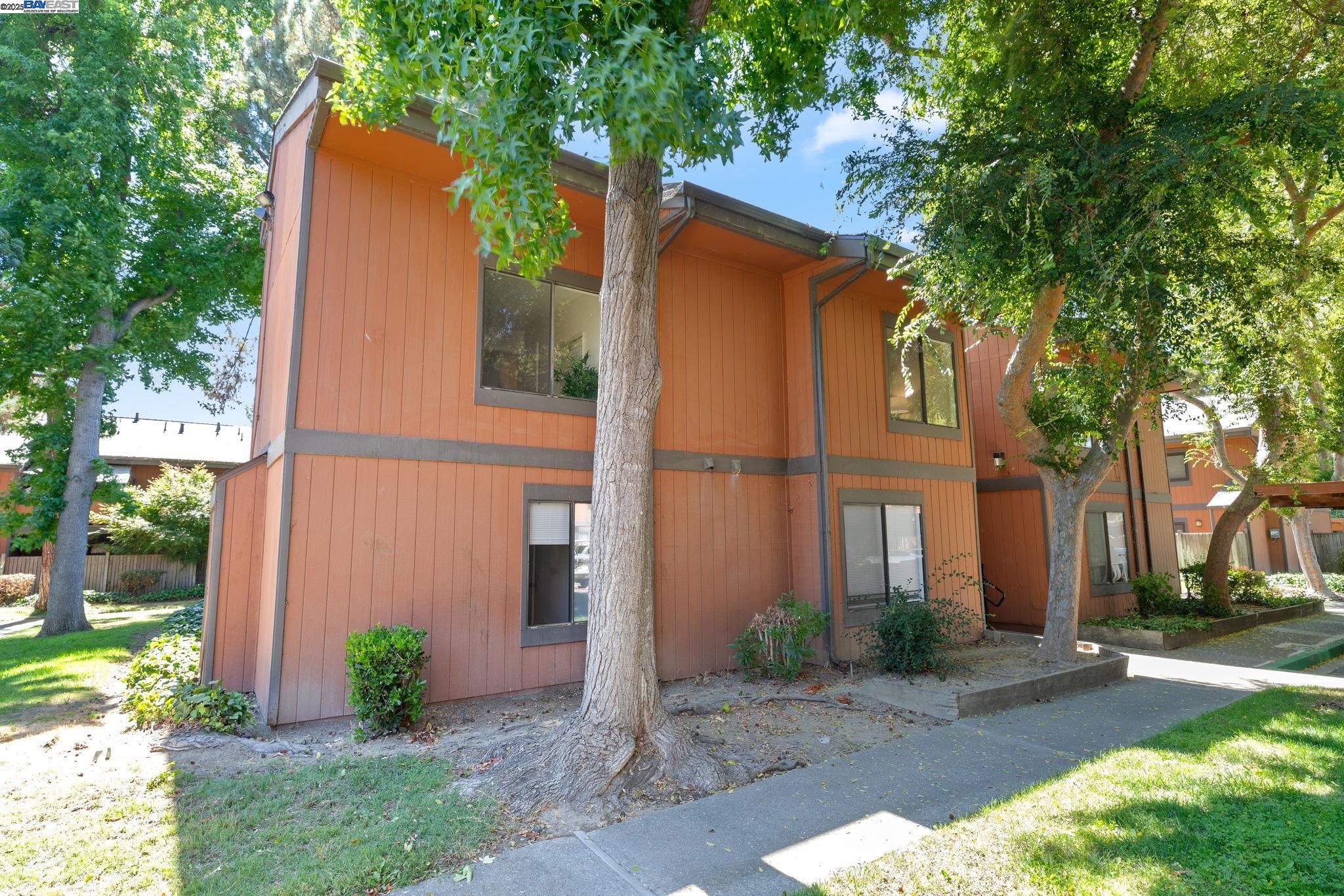 Fremont, California, 94536, United States, 3 Bedrooms Bedrooms, ,2 BathroomsBathrooms,Residential,For Sale,1906498