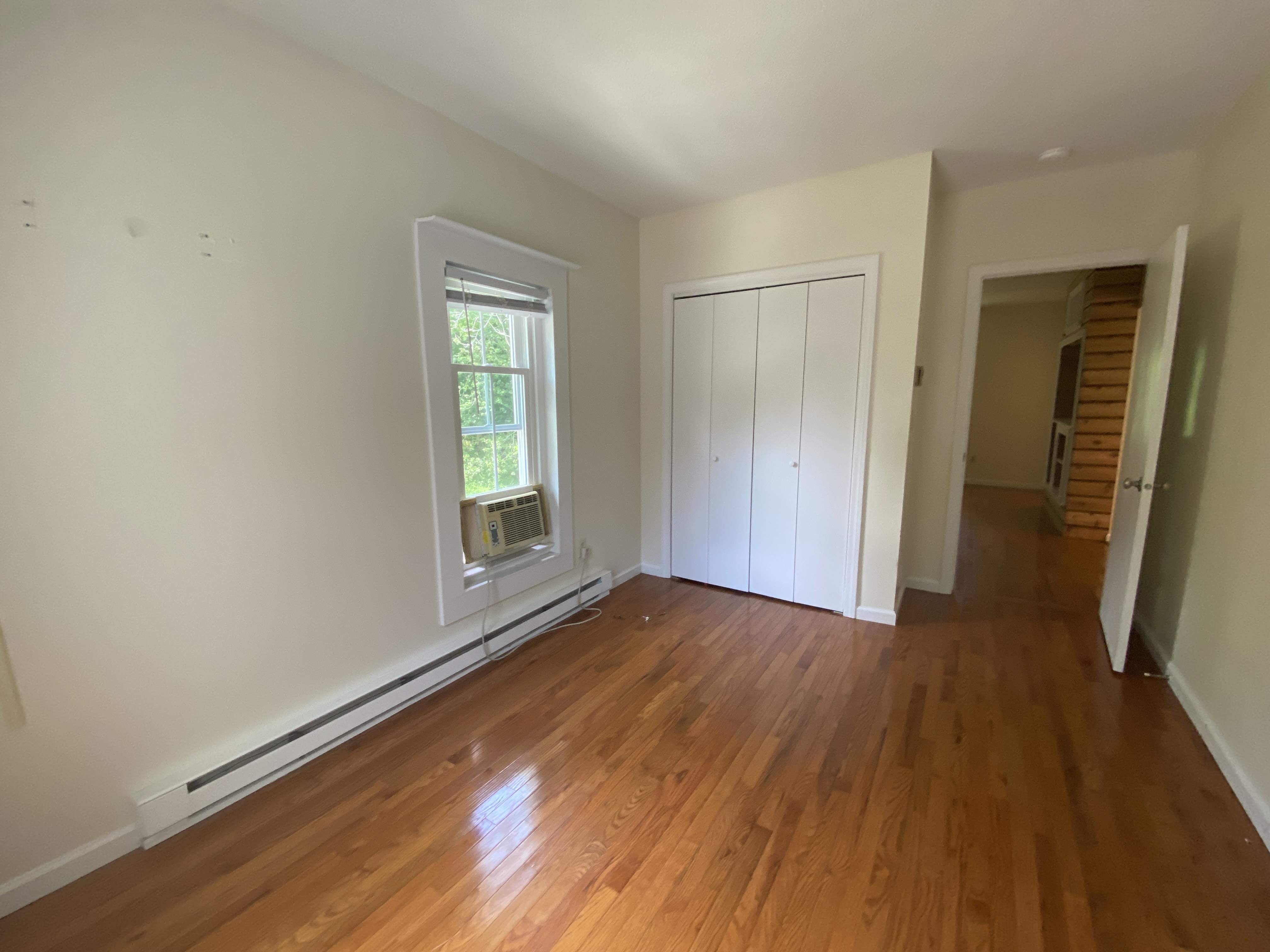  Rarely Available Multi-Family Home in Guilford - 物件實景