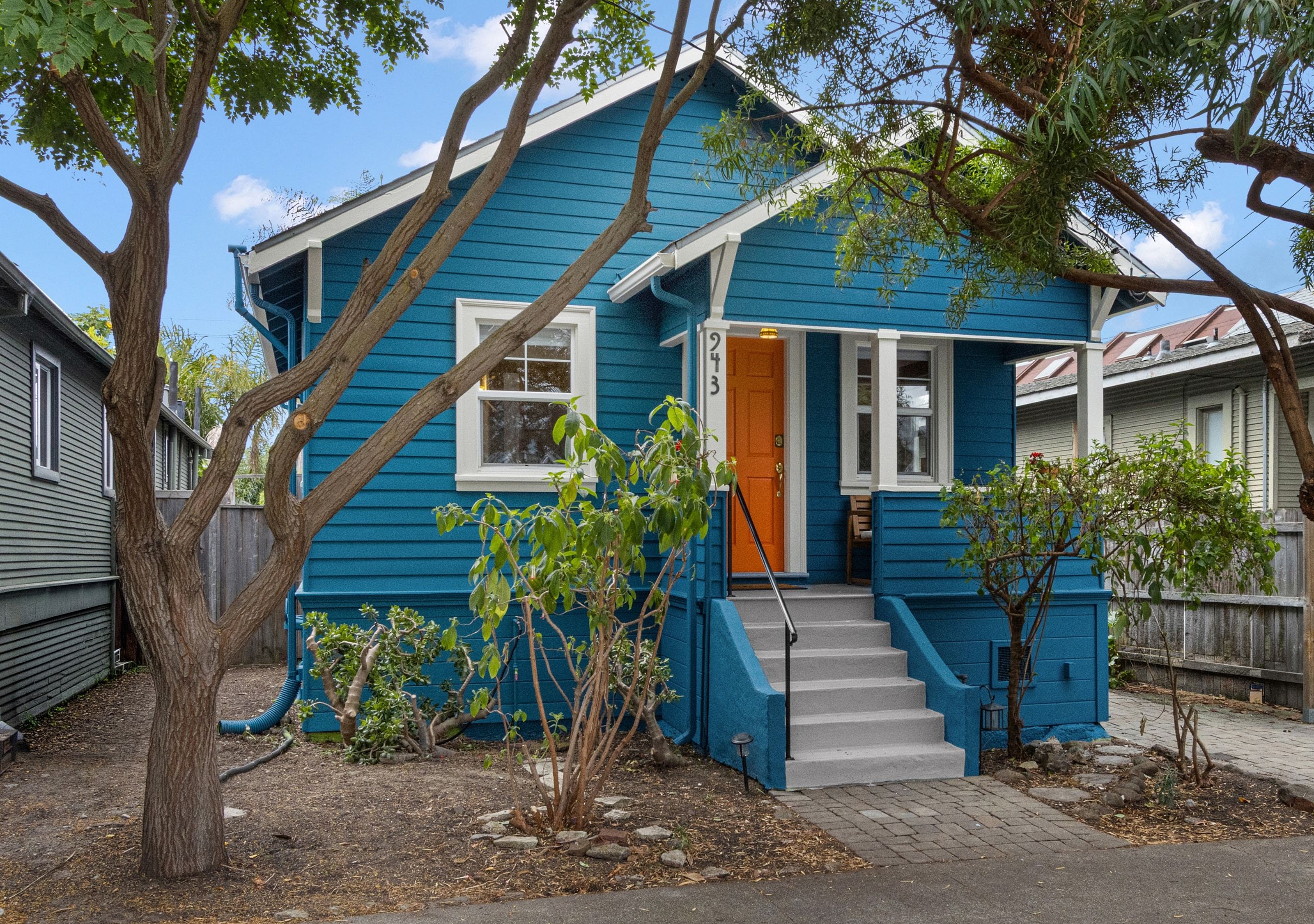  A Storybook North Oakland Cottage Offering Charm, Character, and Potential - 物件實景